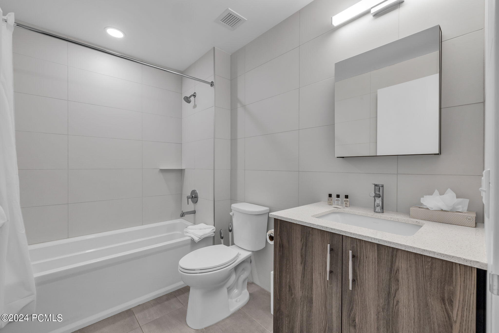 2303 Deer Hollow Road, 1333 & 1334