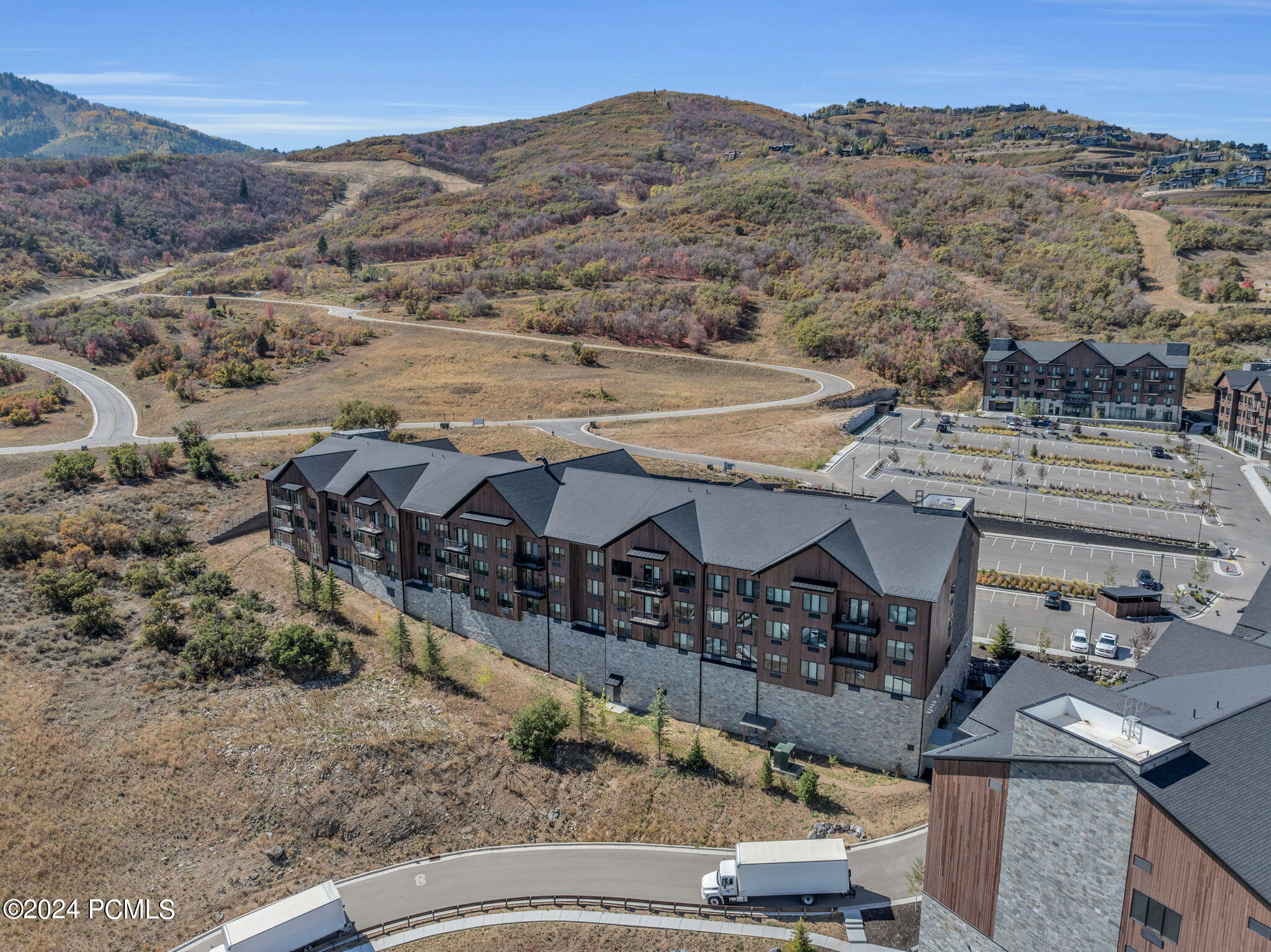 2303 Deer Hollow Road, 1333 & 1334