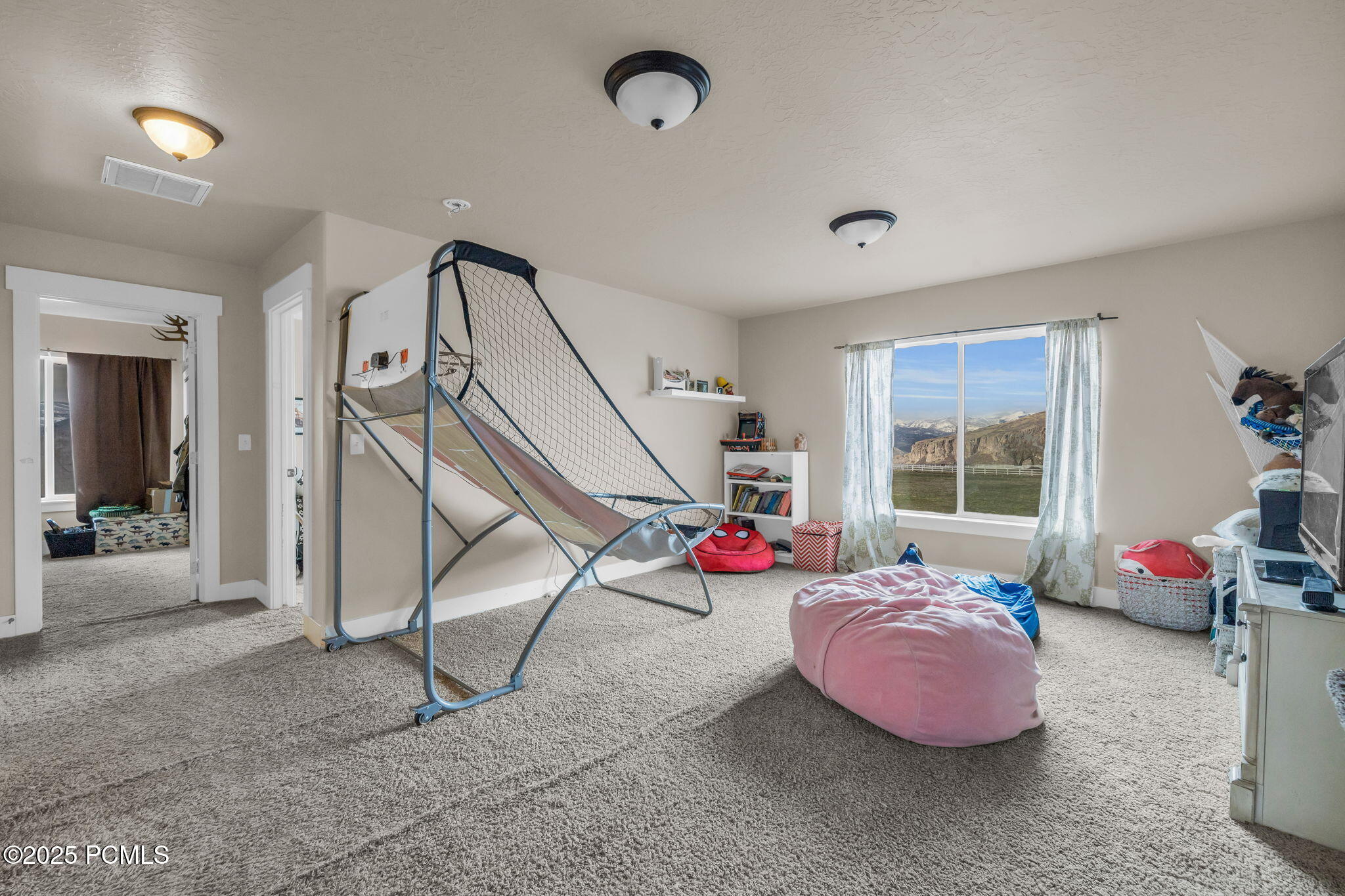 1962 Bluff Crest Road