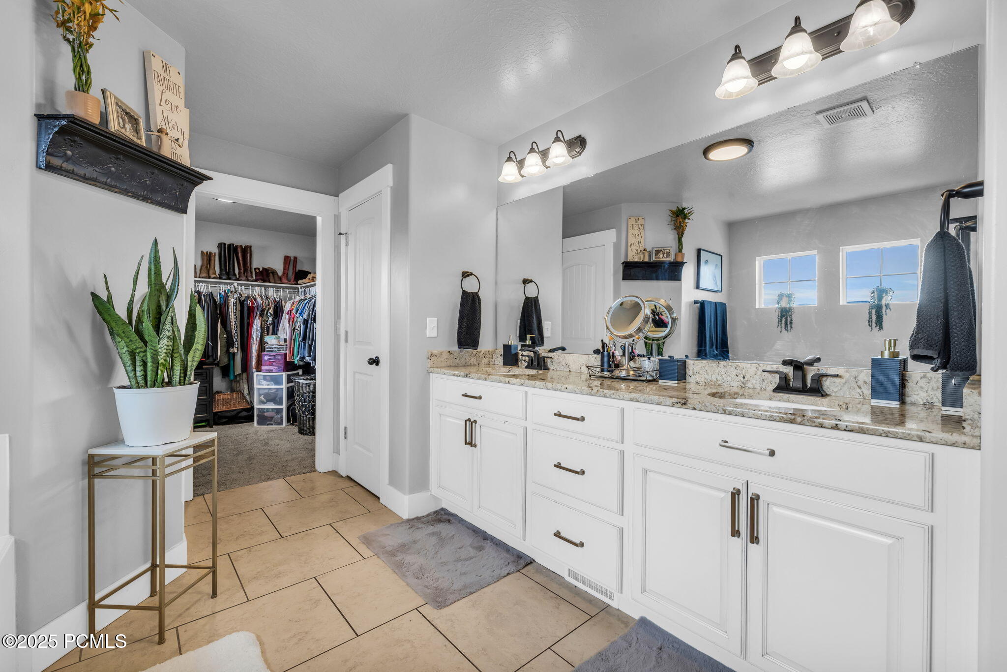 1962 Bluff Crest Road