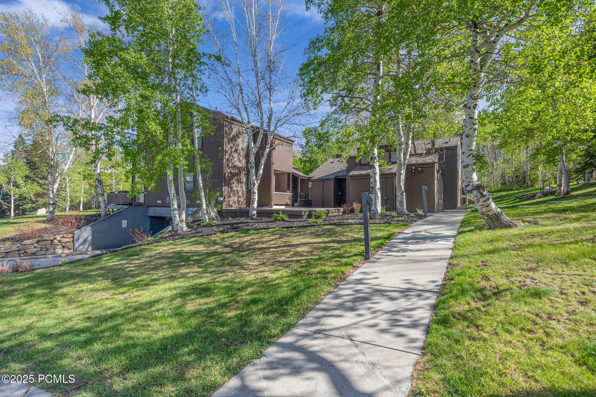 1561 Three Kings Drive, 87