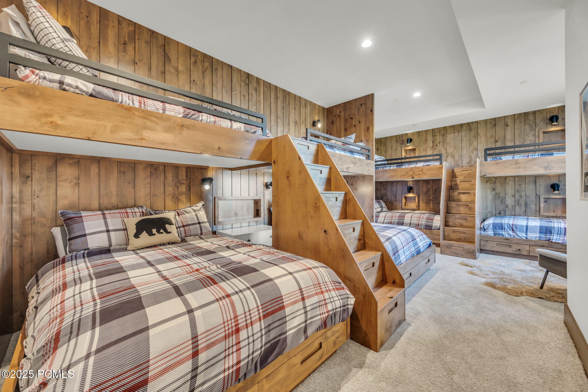 1735 Red Hawk Trail