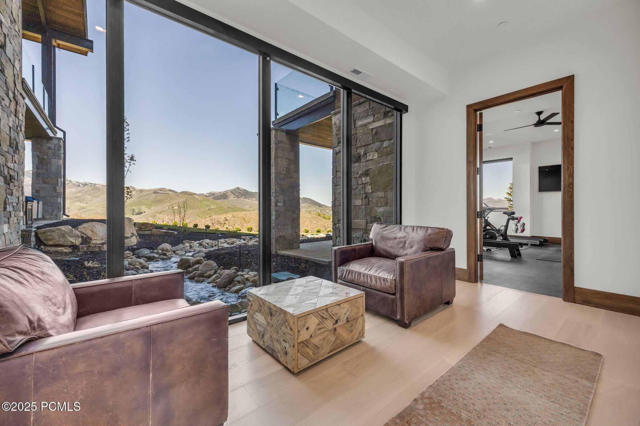 1735 Red Hawk Trail