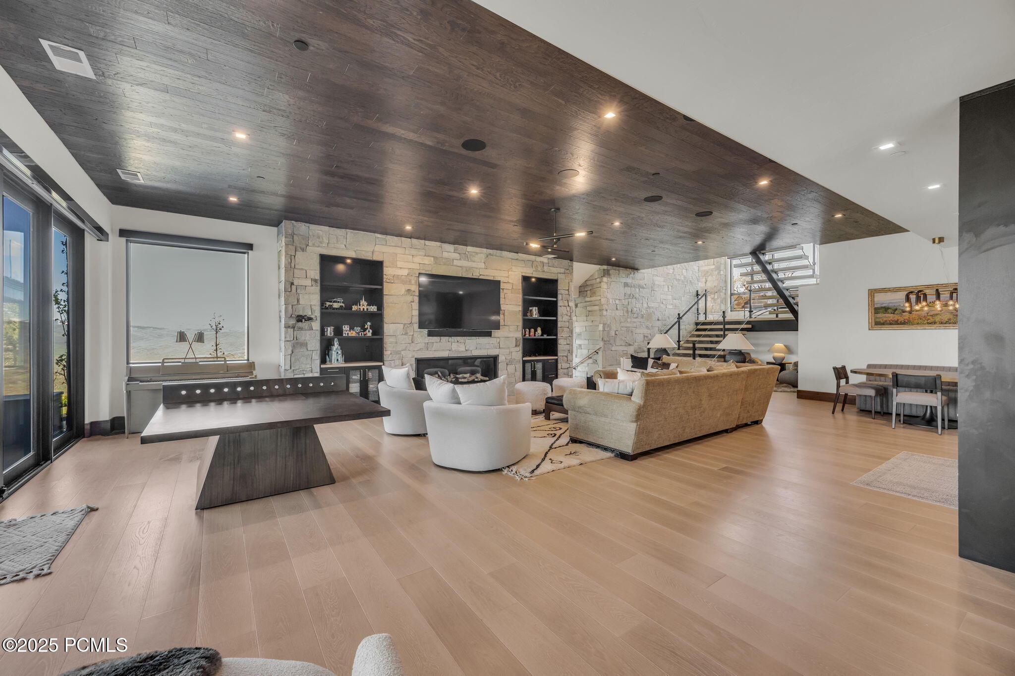 1735 Red Hawk Trail