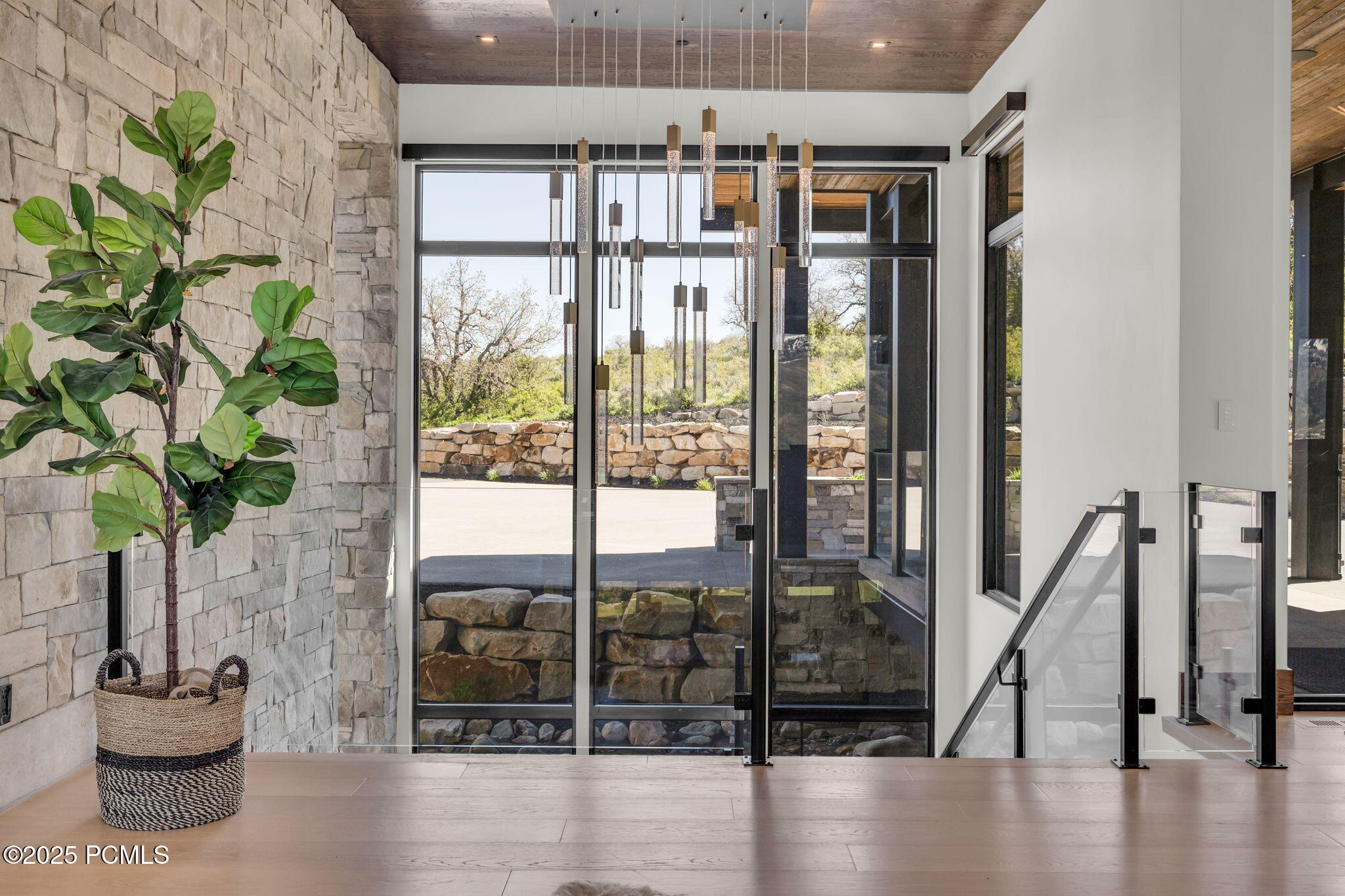 1735 Red Hawk Trail