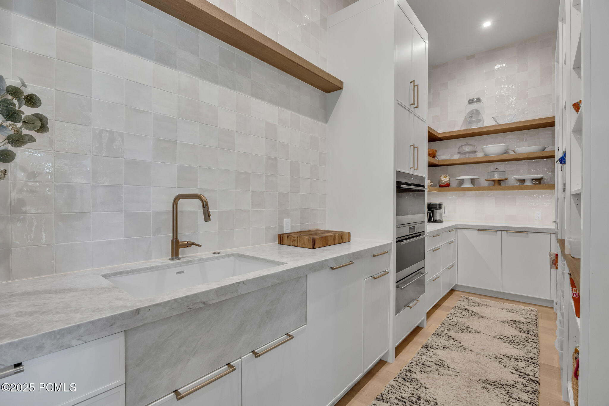 1735 Red Hawk Trail
