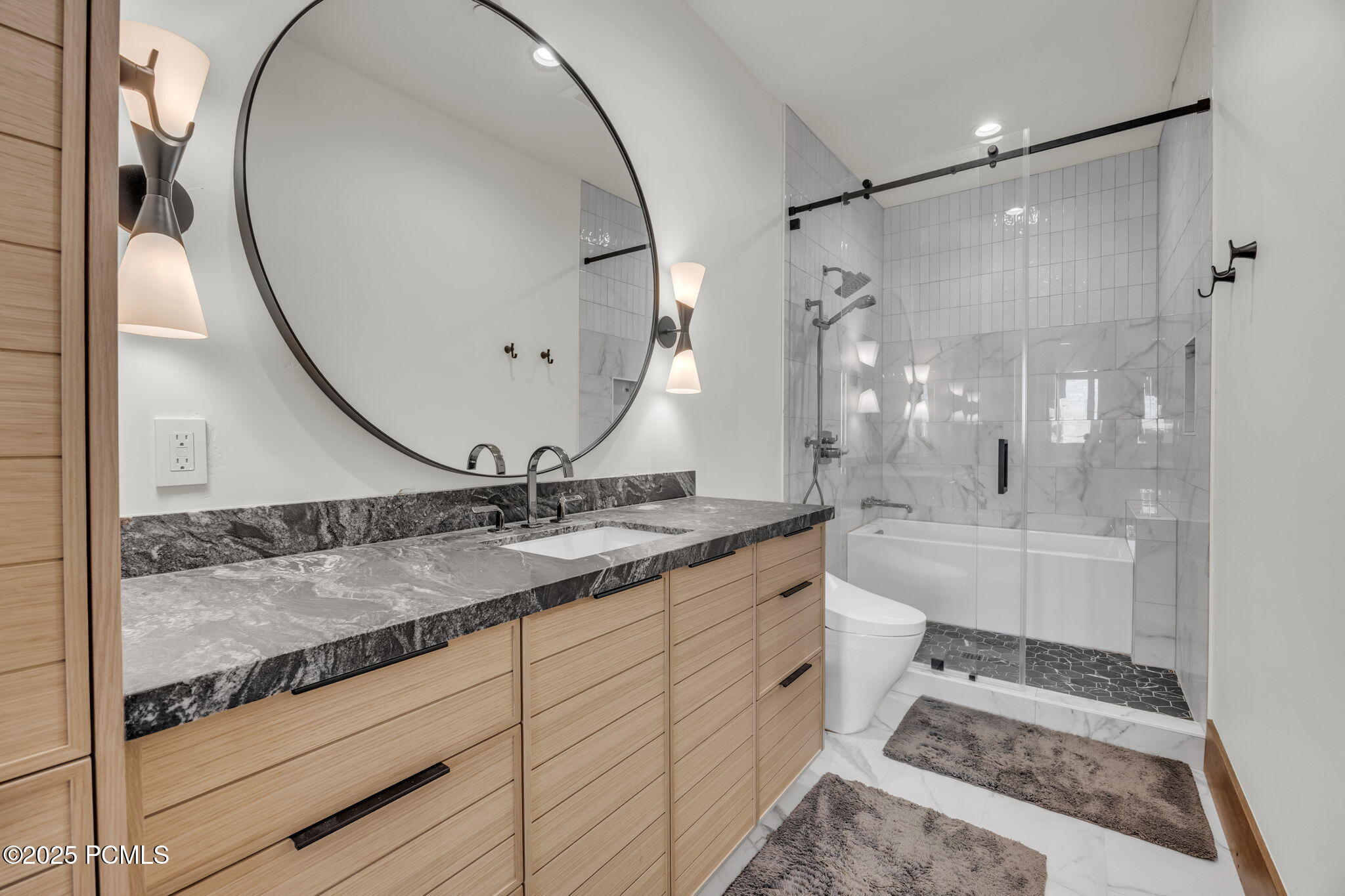 1735 Red Hawk Trail