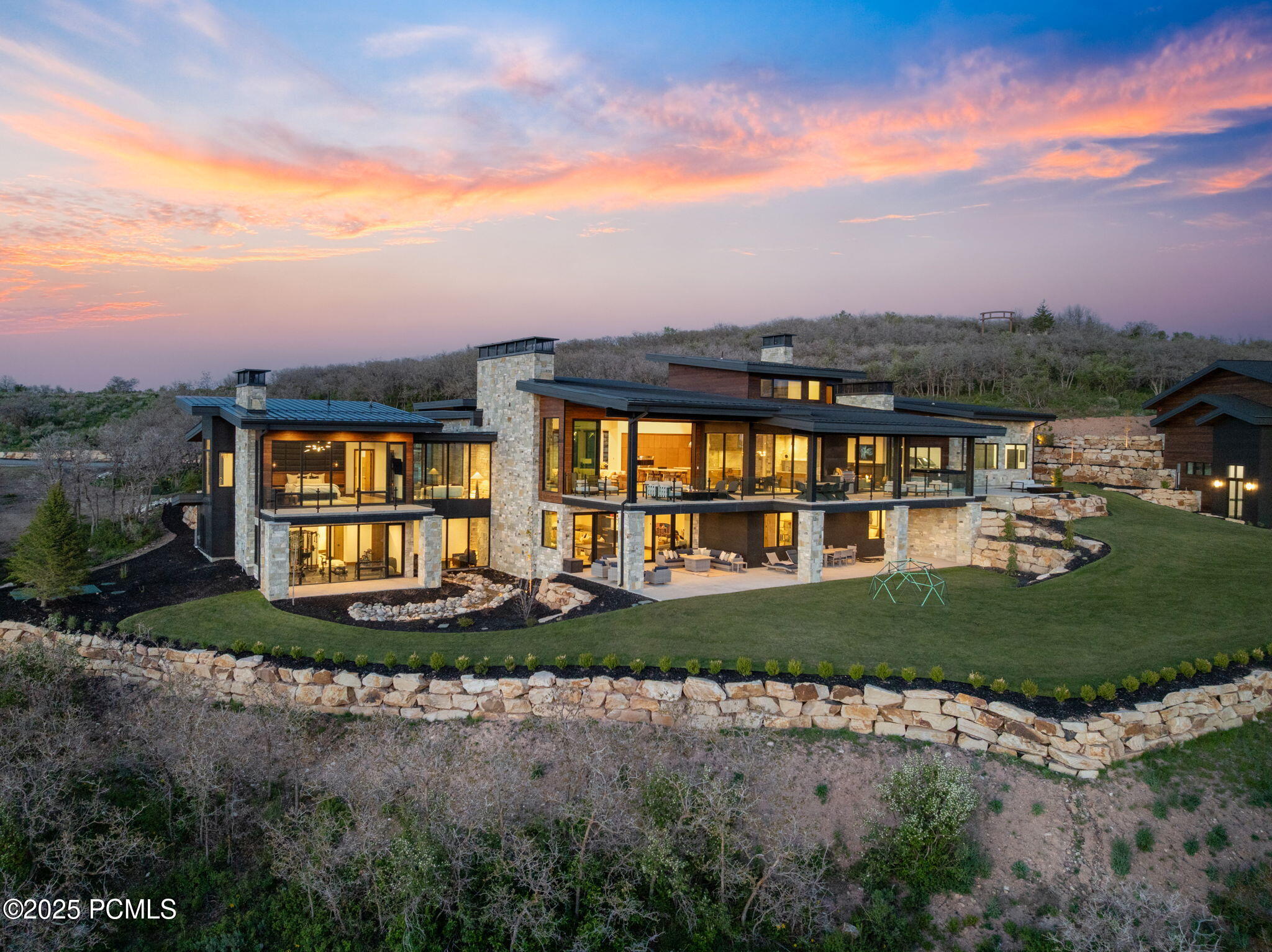 1735 Red Hawk Trail