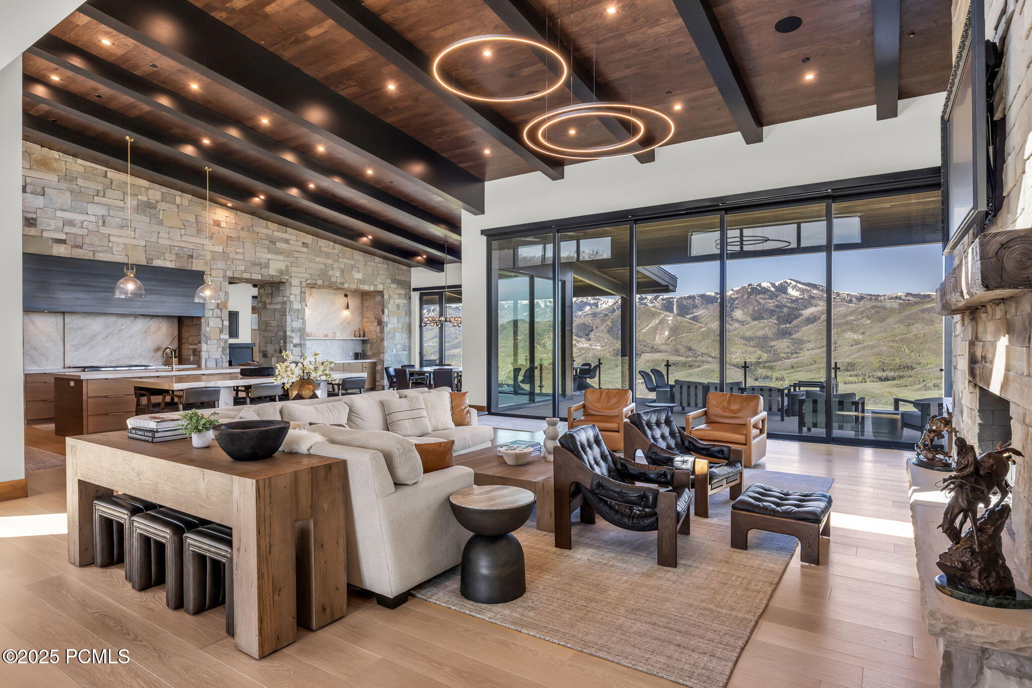 1735 Red Hawk Trail