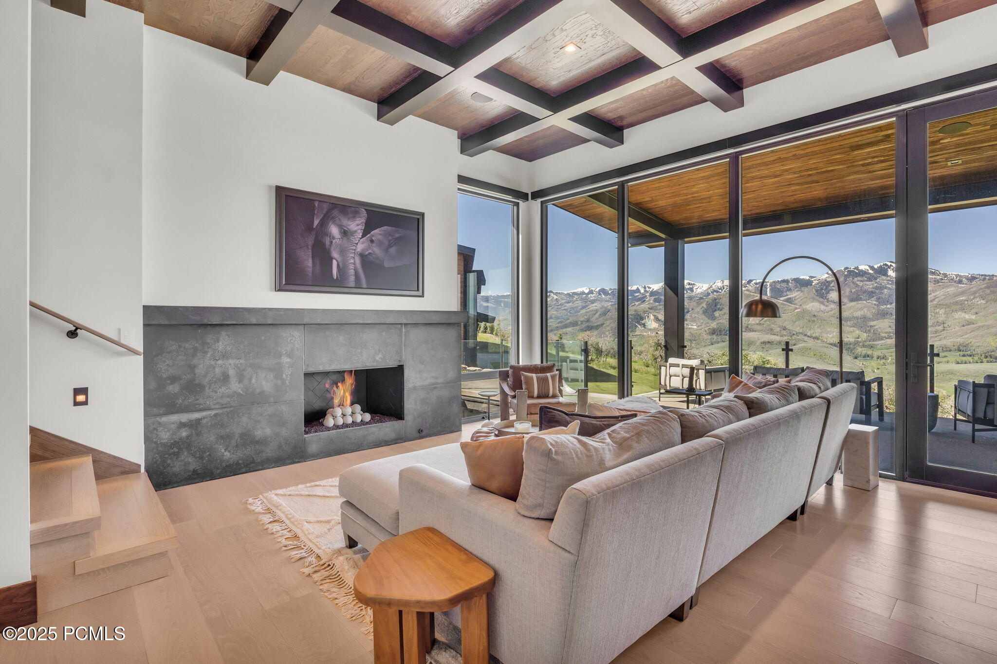 1735 Red Hawk Trail