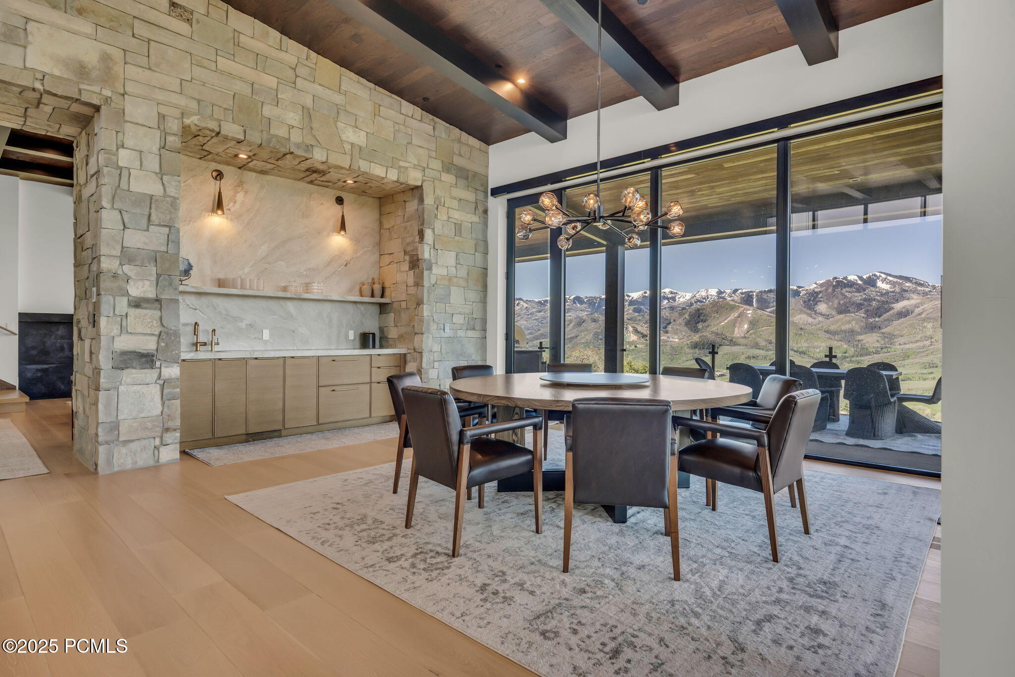 1735 Red Hawk Trail