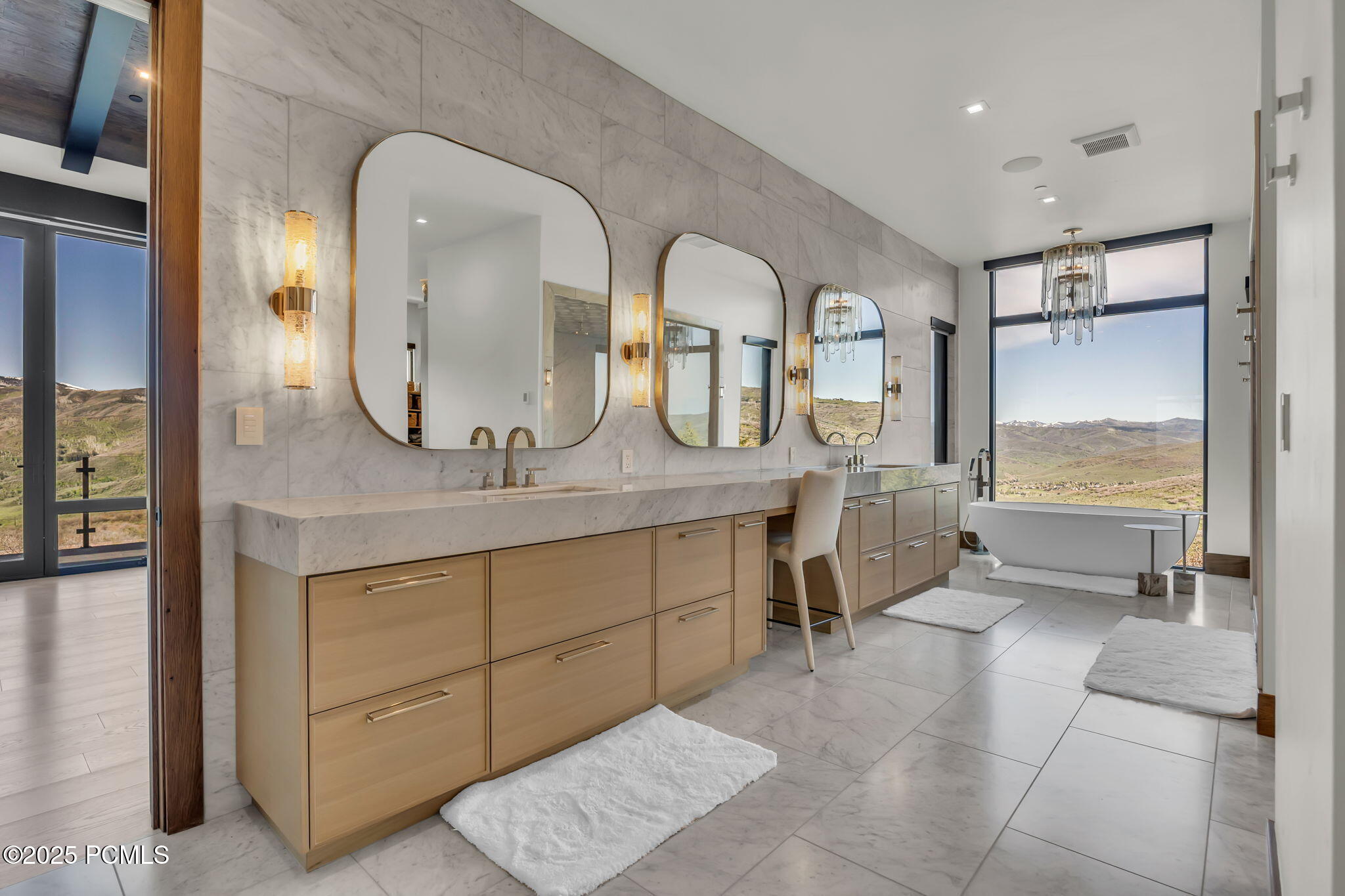 1735 Red Hawk Trail