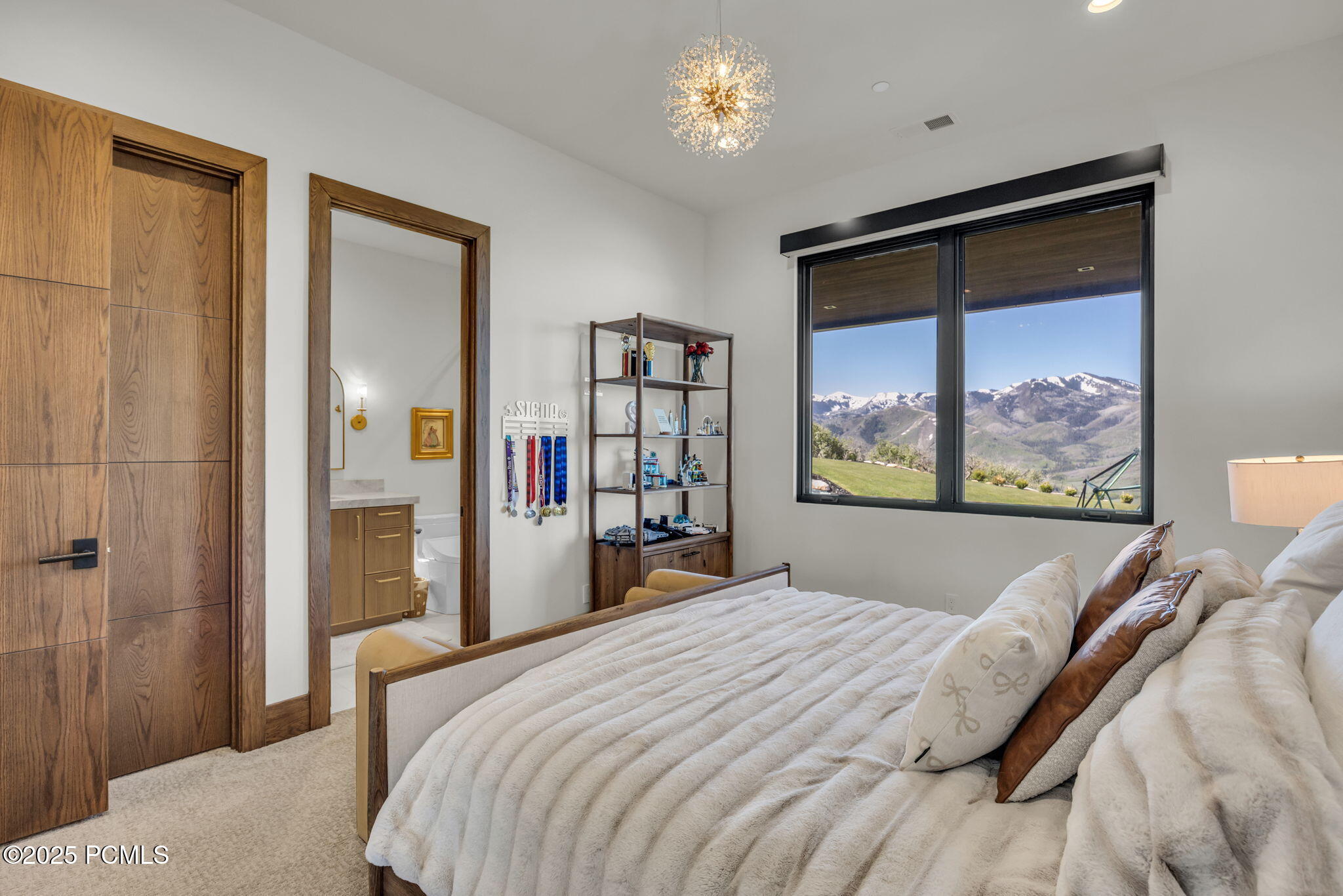 1735 Red Hawk Trail