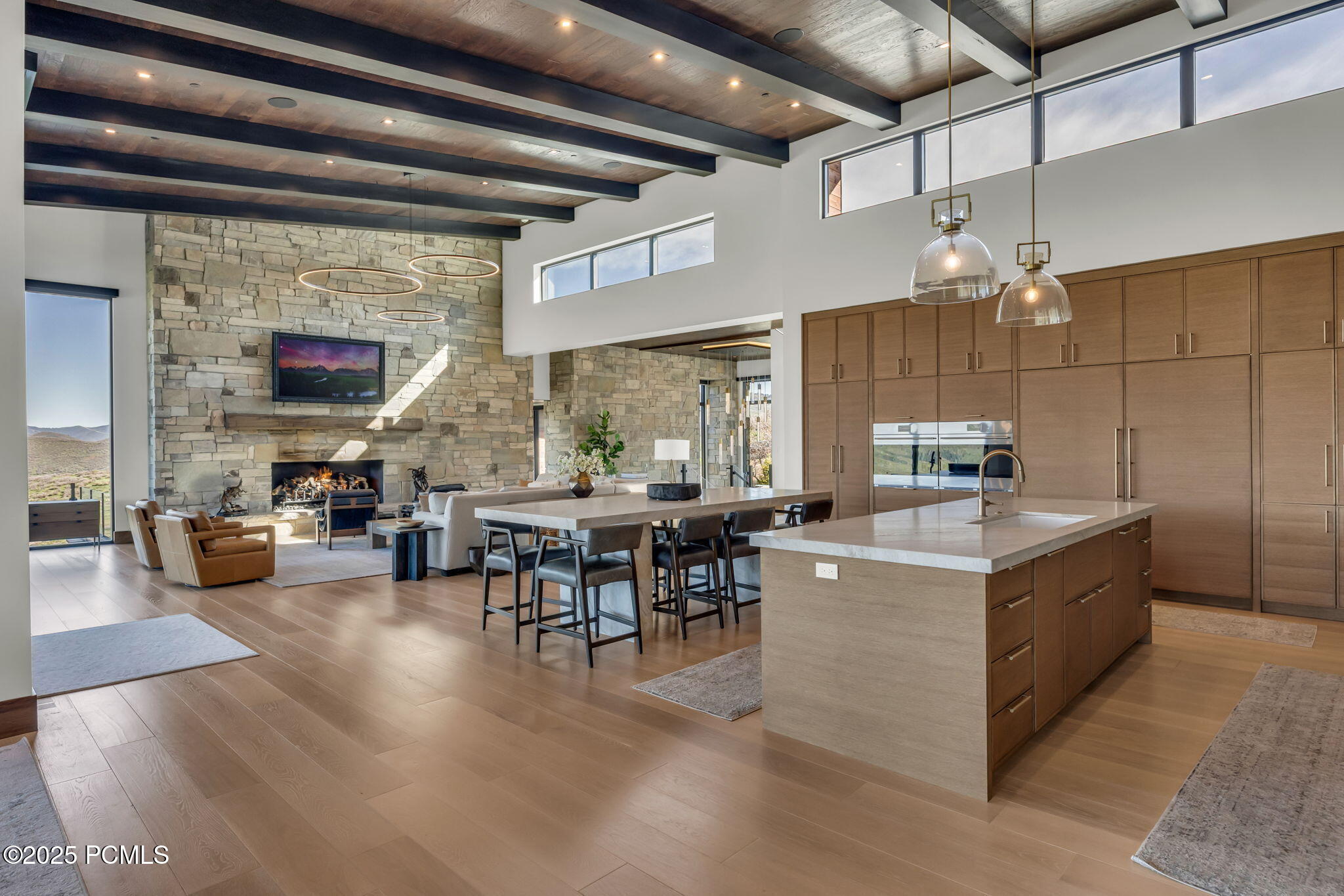 1735 Red Hawk Trail