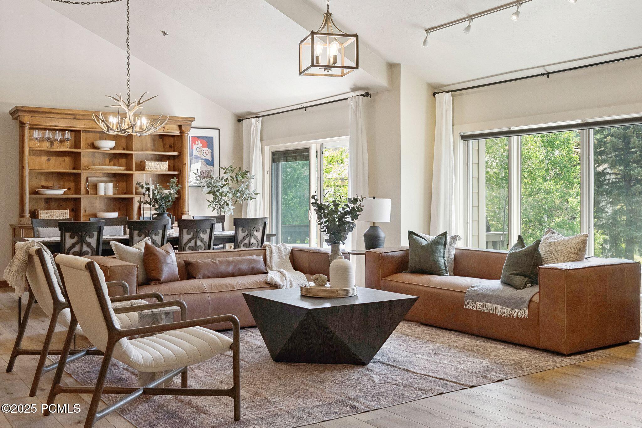 1582 Deer Valley Drive