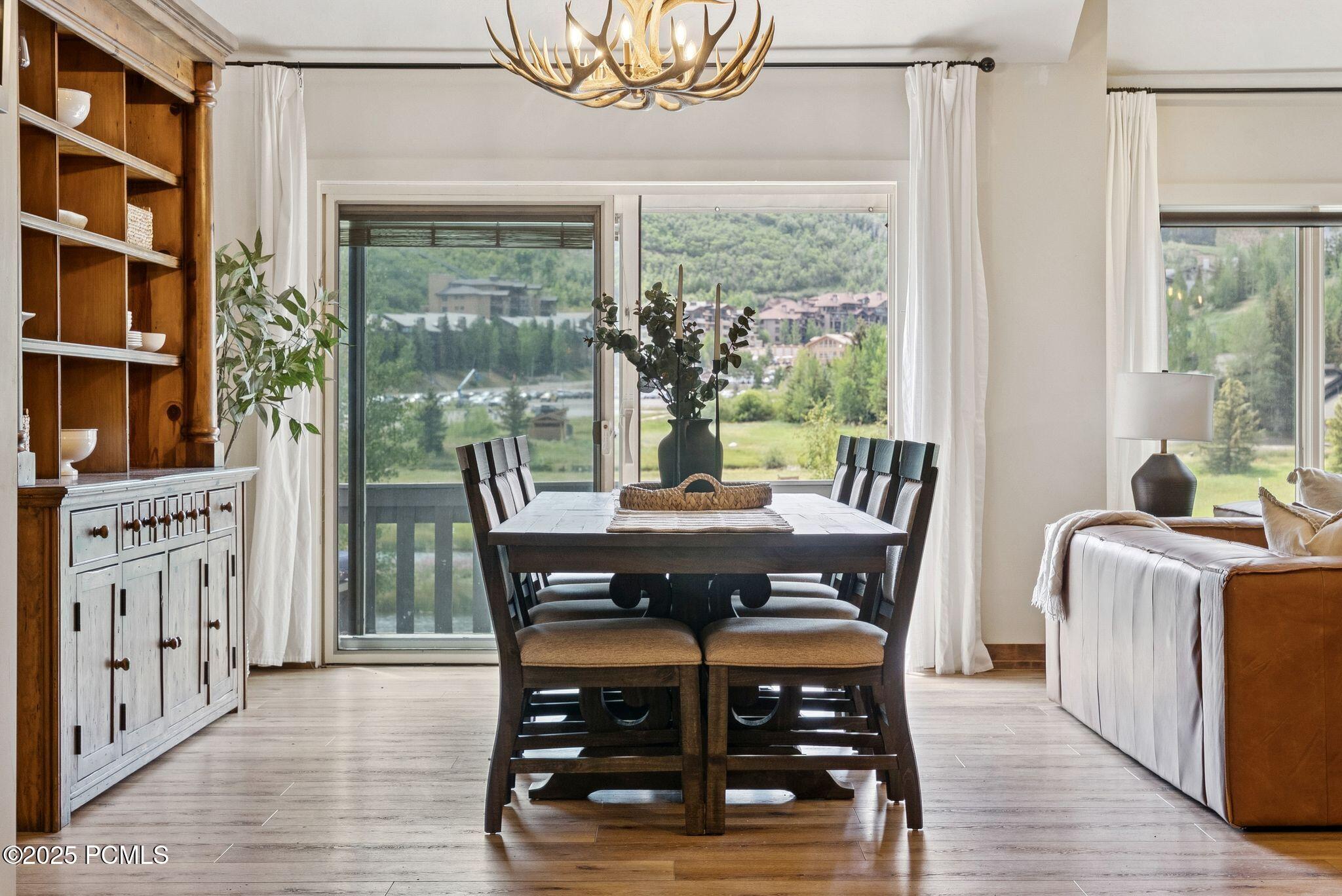 1582 Deer Valley Drive