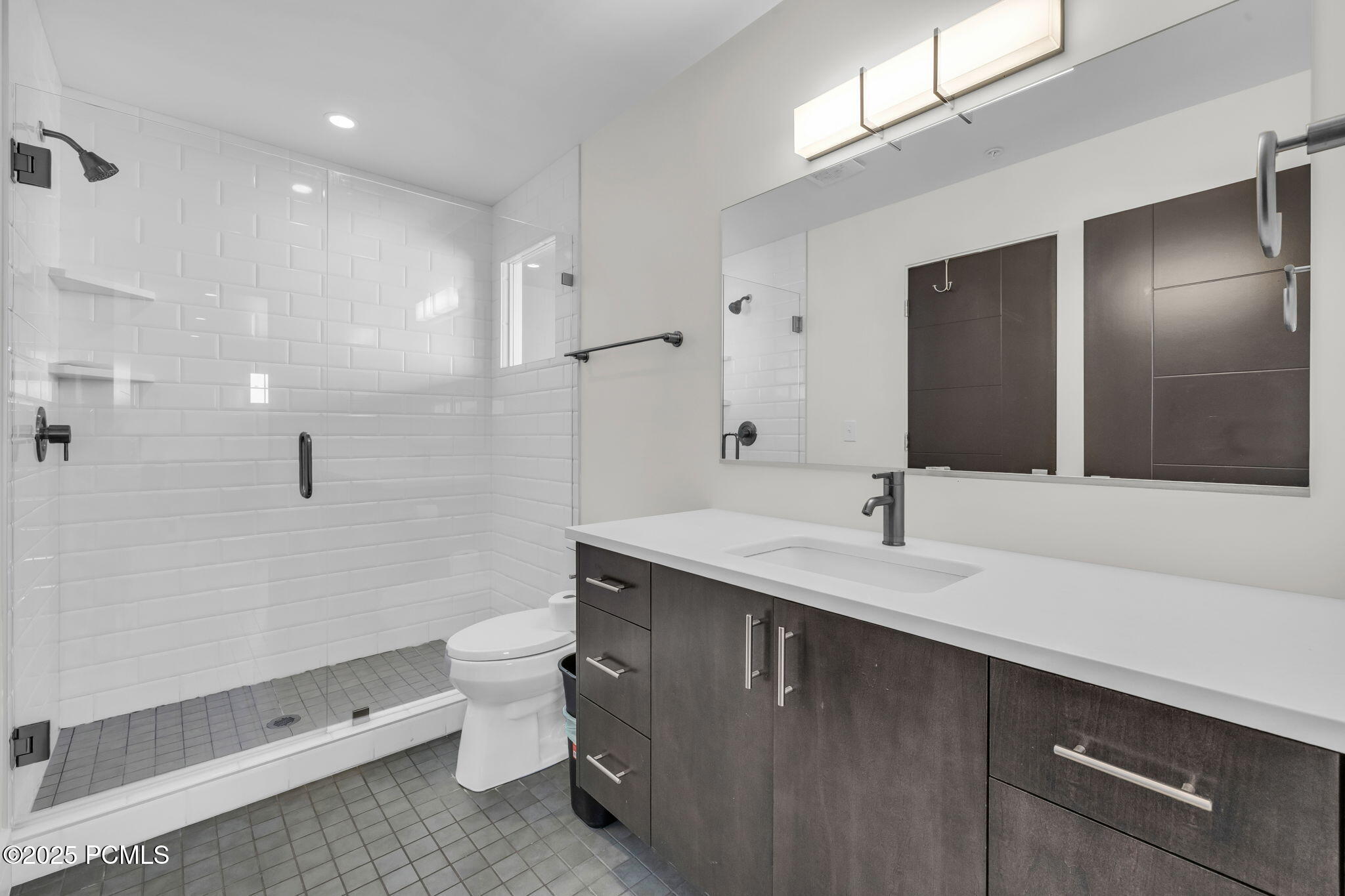 1200 W Lori Lane, B7