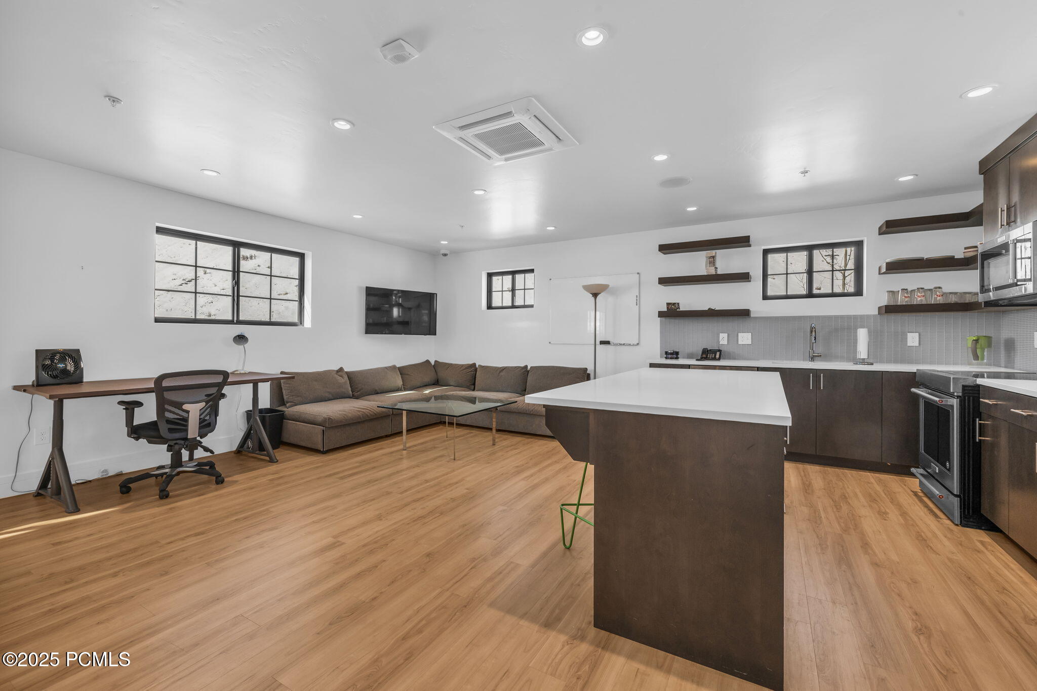 1200 W Lori Lane, B7