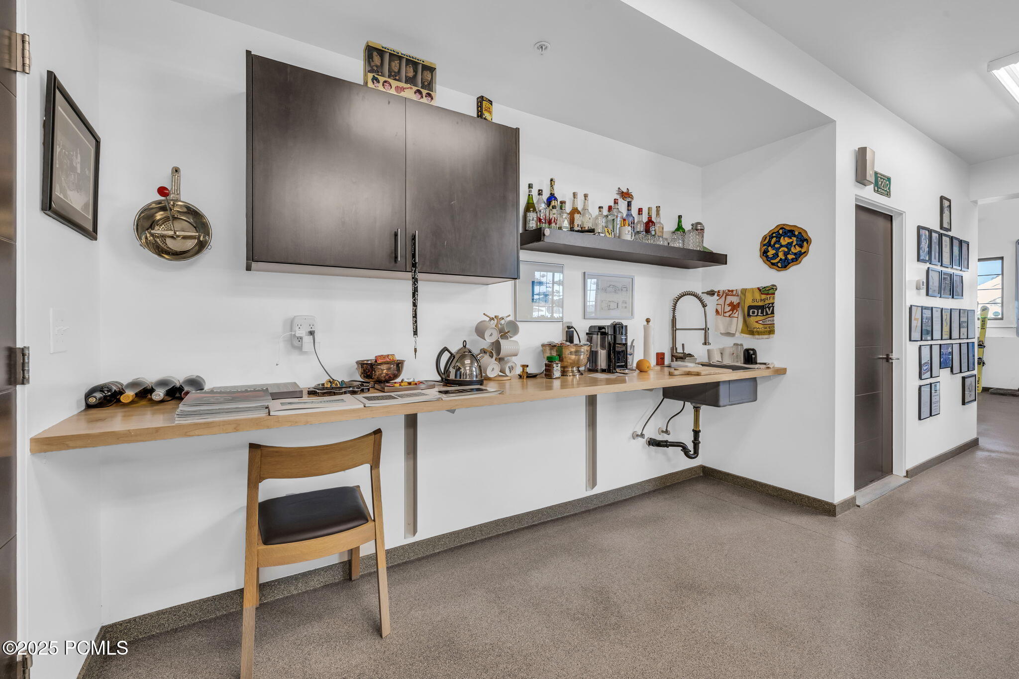 1200 W Lori Lane, B7