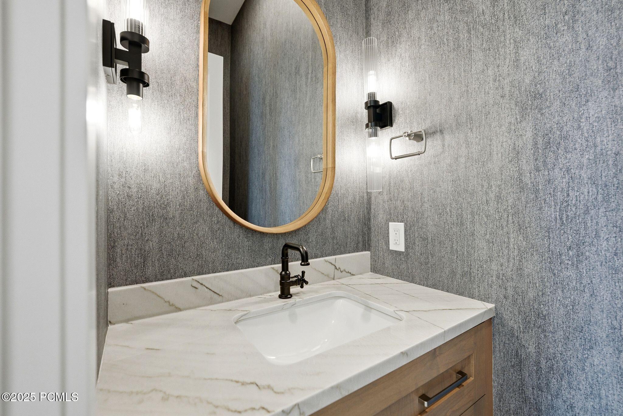 197 N Abajo Peak Way