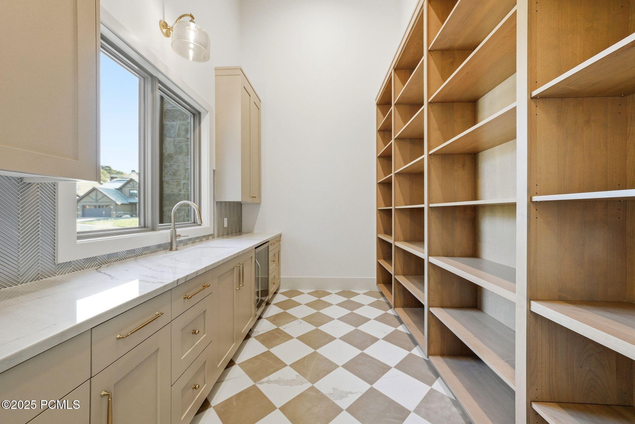 197 N Abajo Peak Way