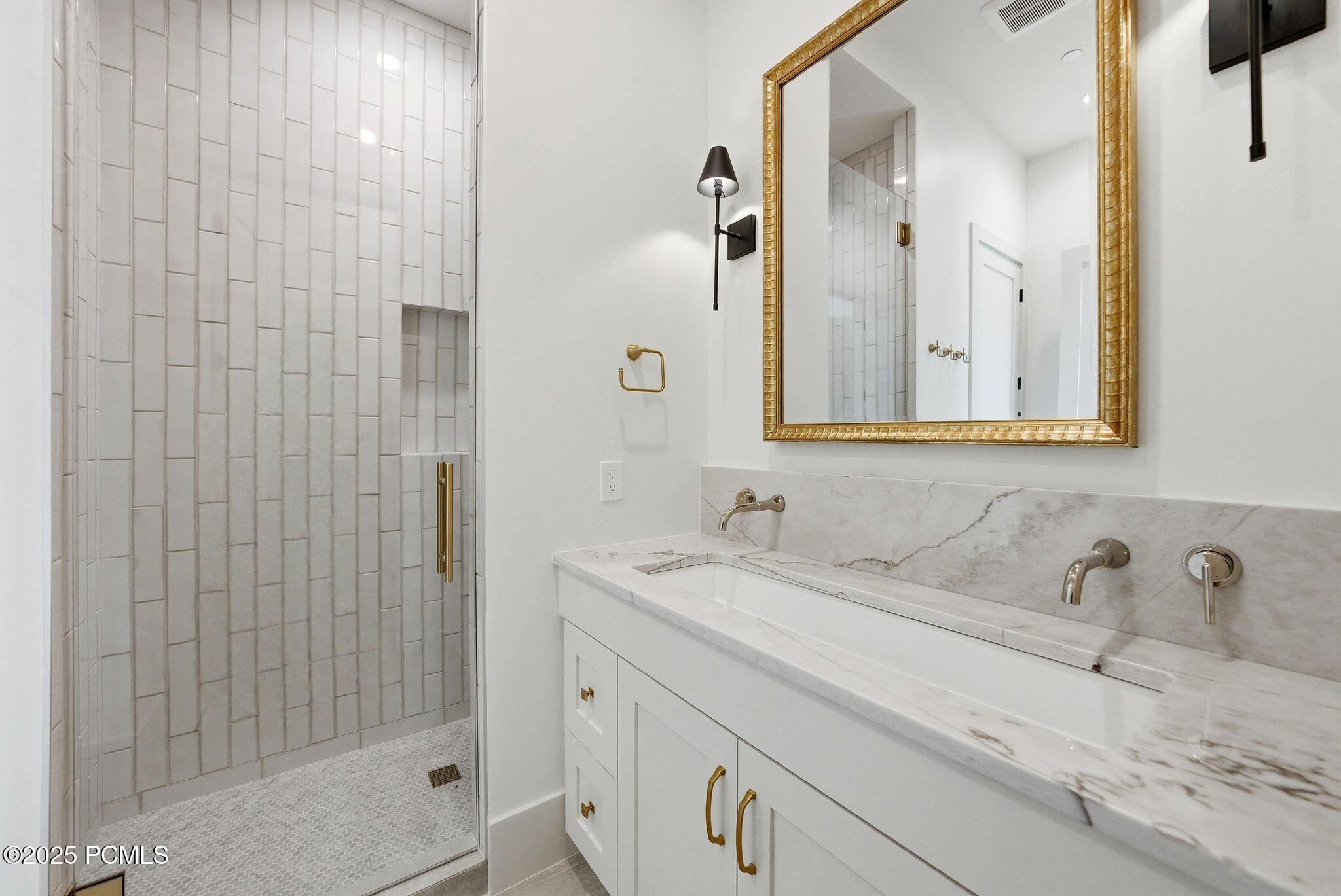 197 N Abajo Peak Way