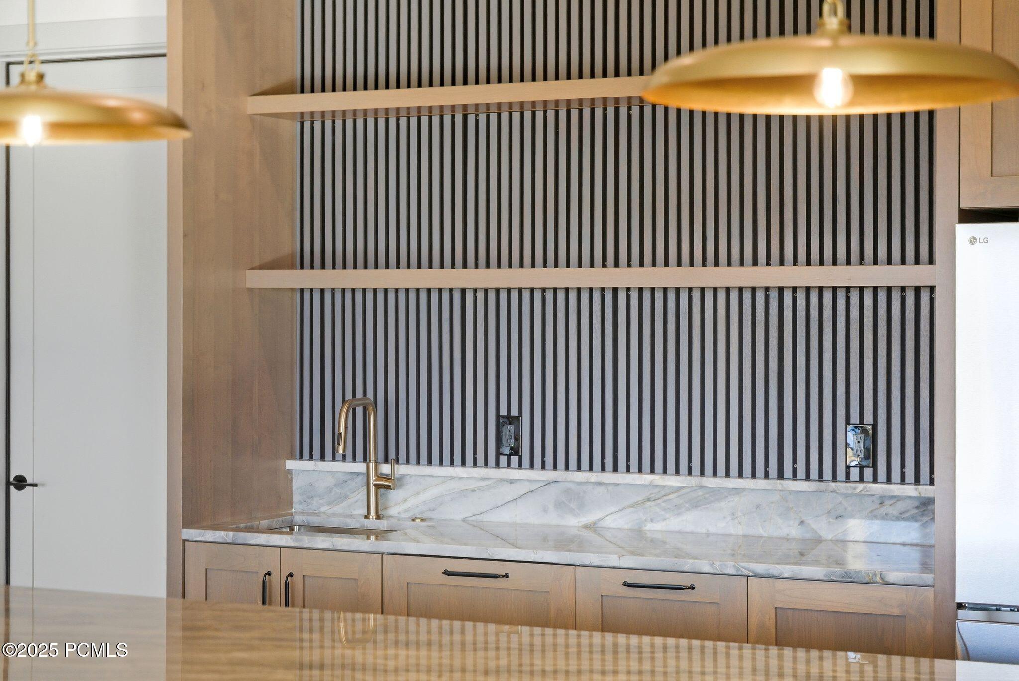 197 N Abajo Peak Way