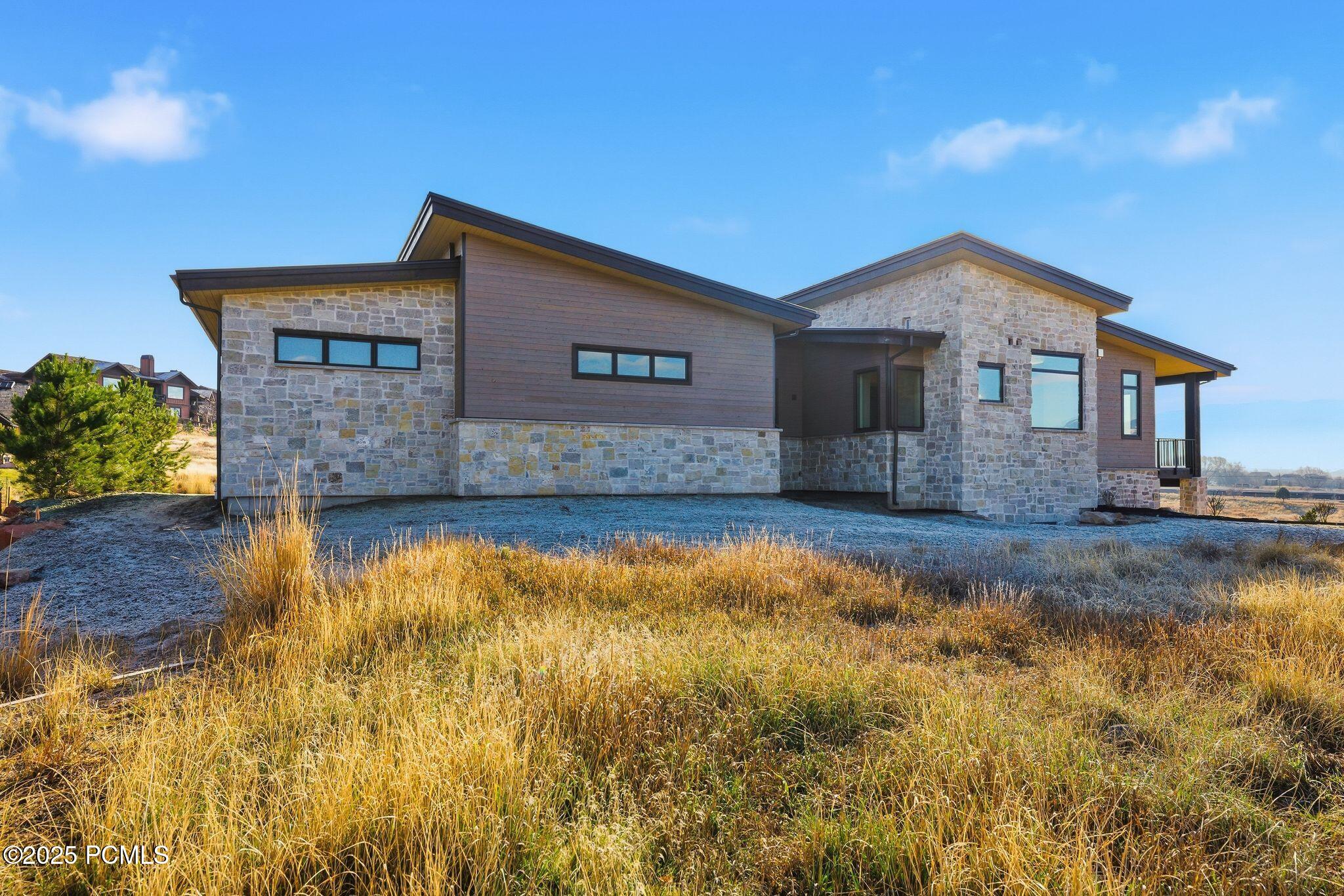 197 N Abajo Peak Way