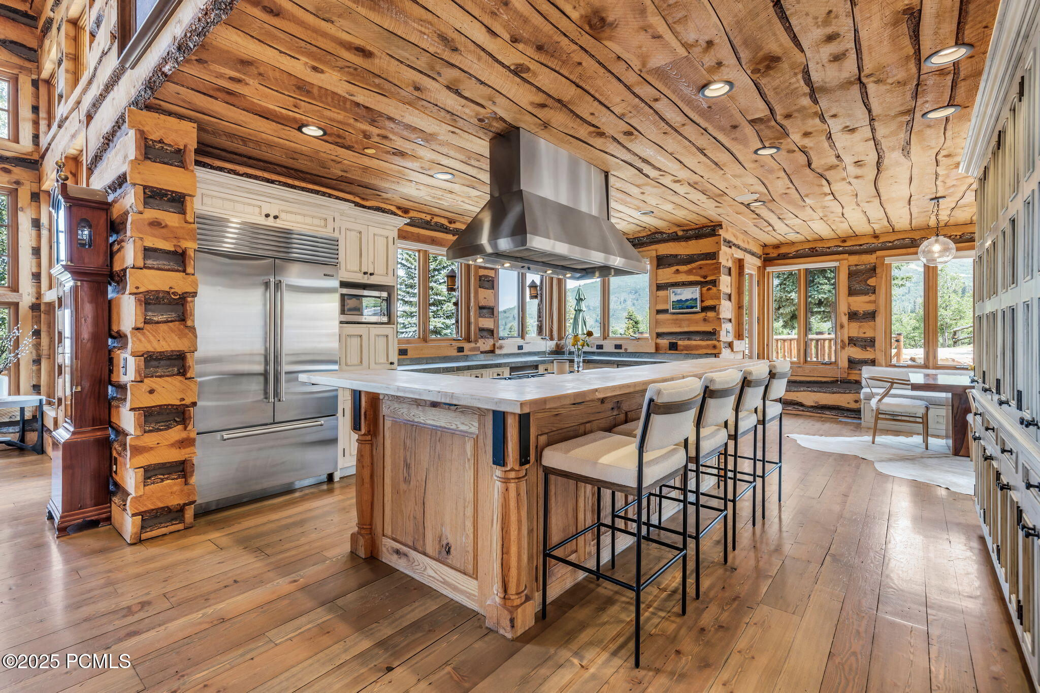 2500 W White Pine Lane