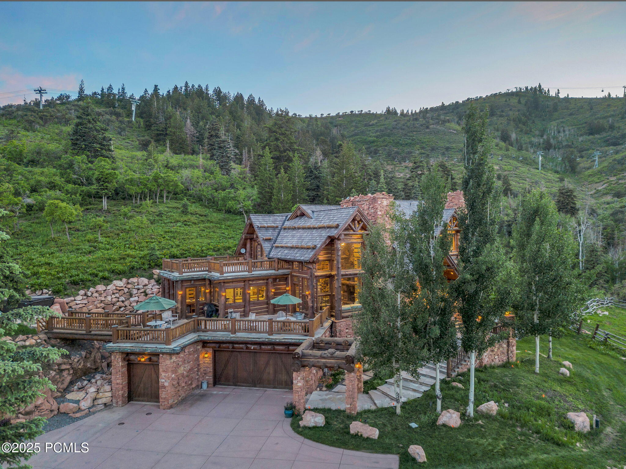 2500 W White Pine Lane