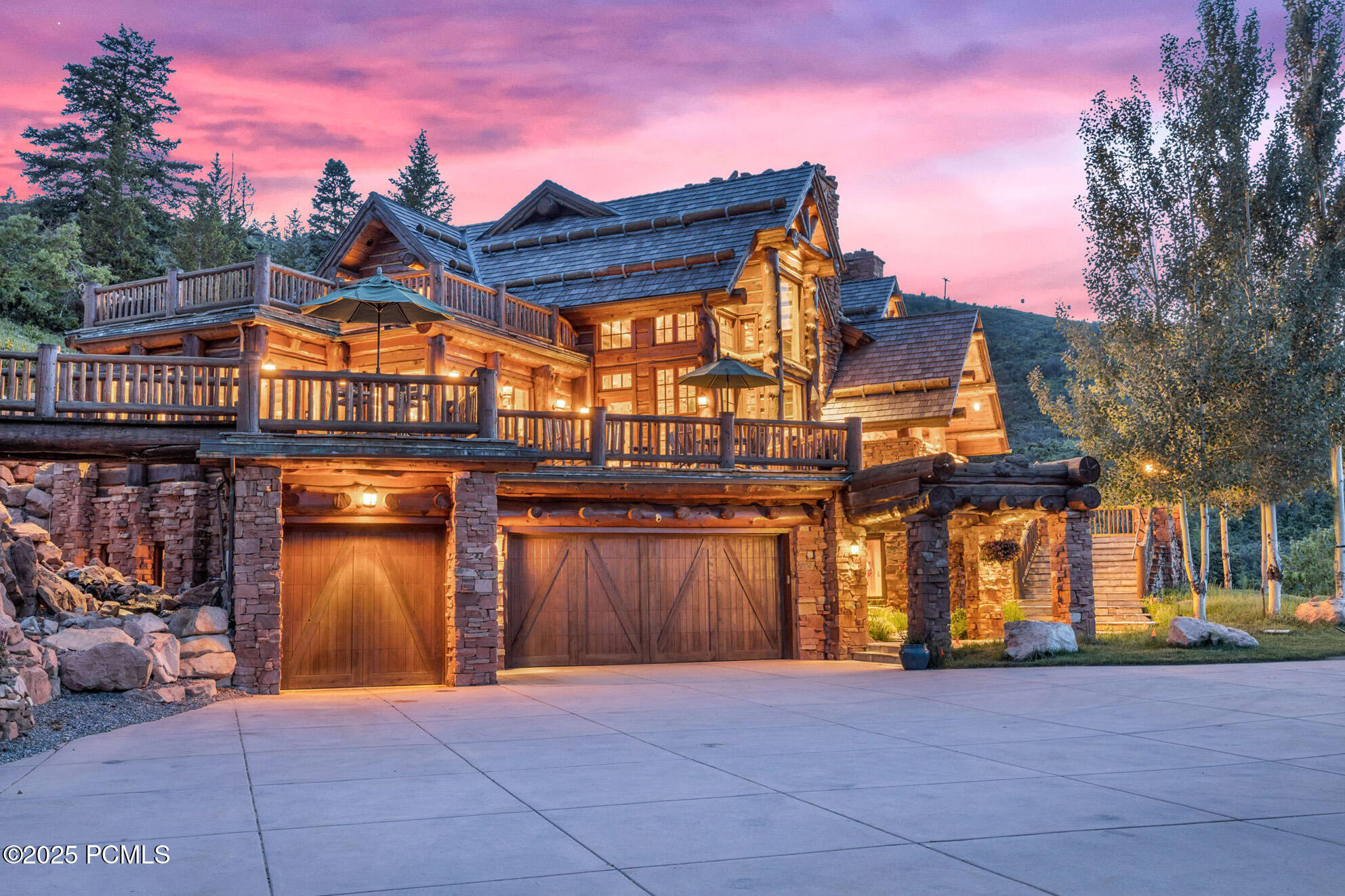 2500 W White Pine Lane