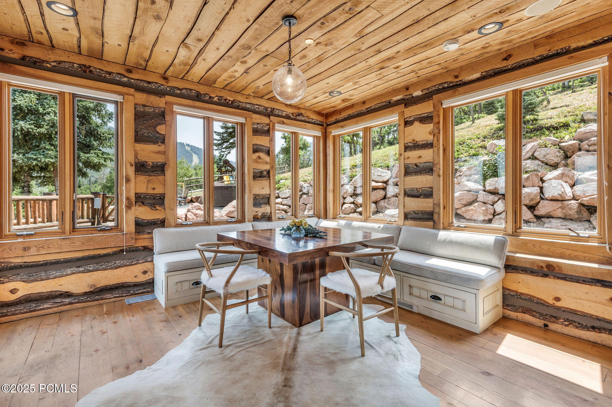 2500 W White Pine Lane