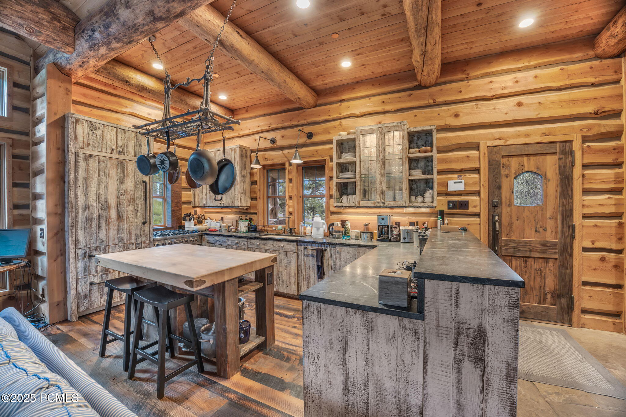 2500 W White Pine Lane