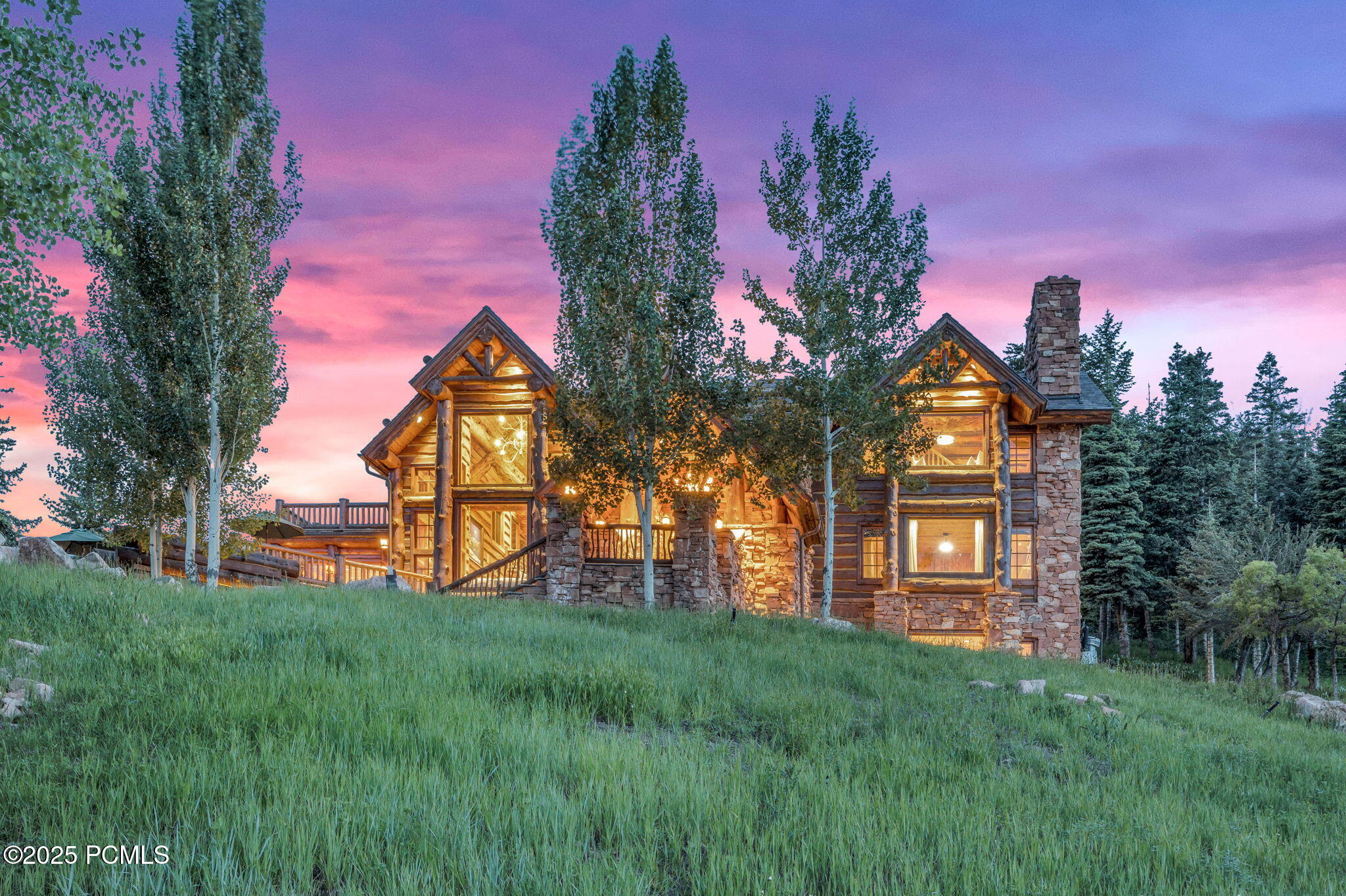 2500 W White Pine Lane