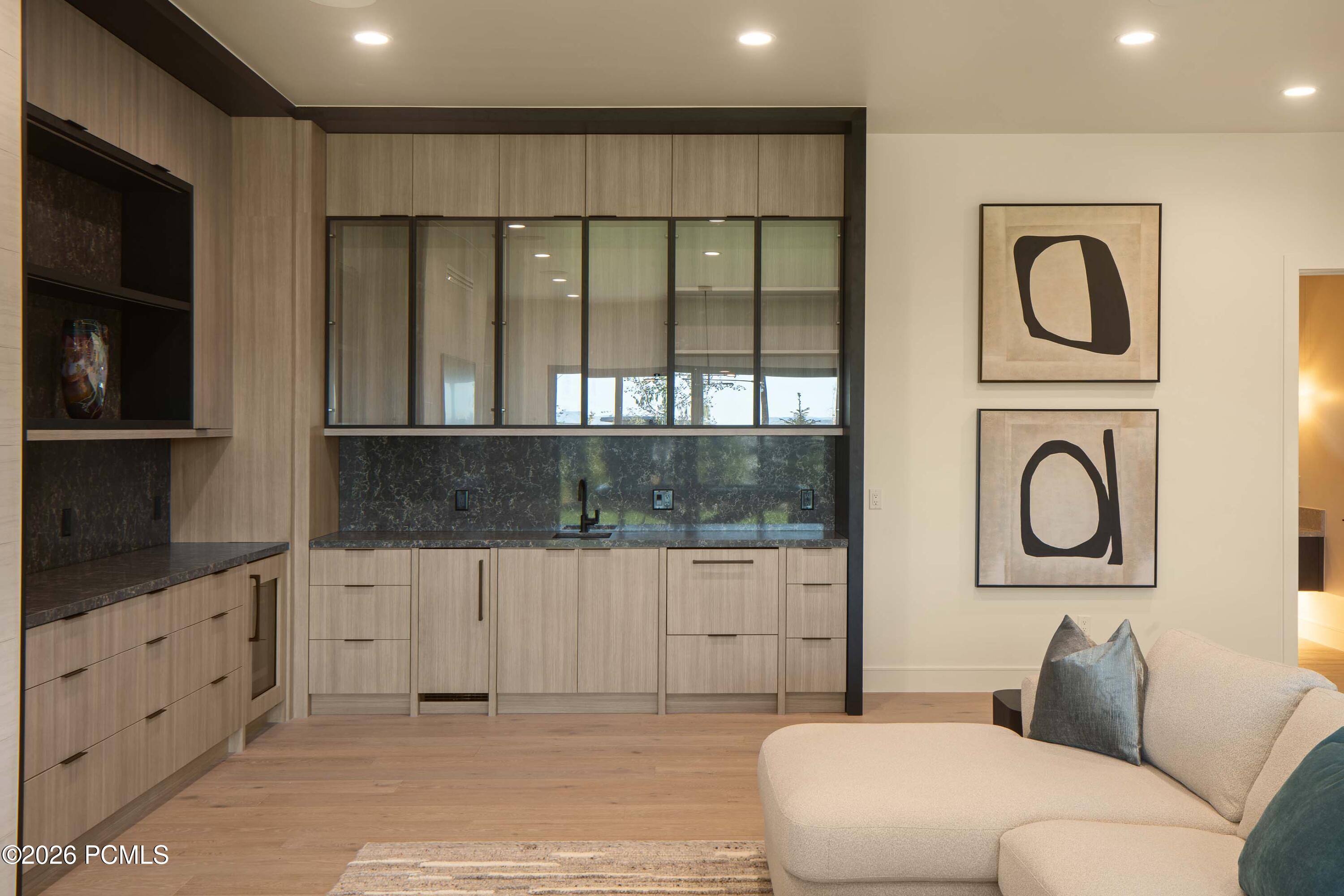 203 W Peace Tree Trail