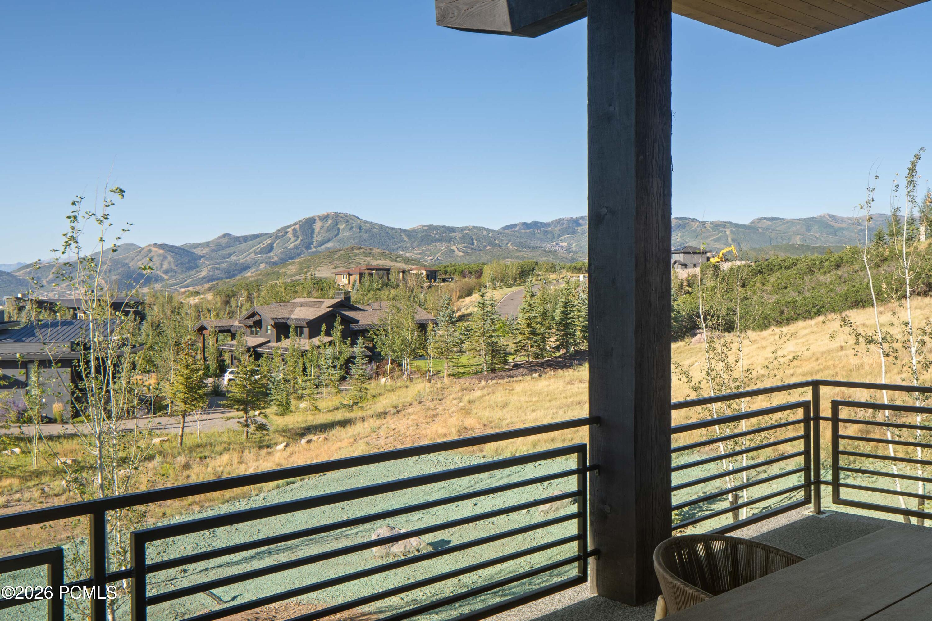 203 W Peace Tree Trail