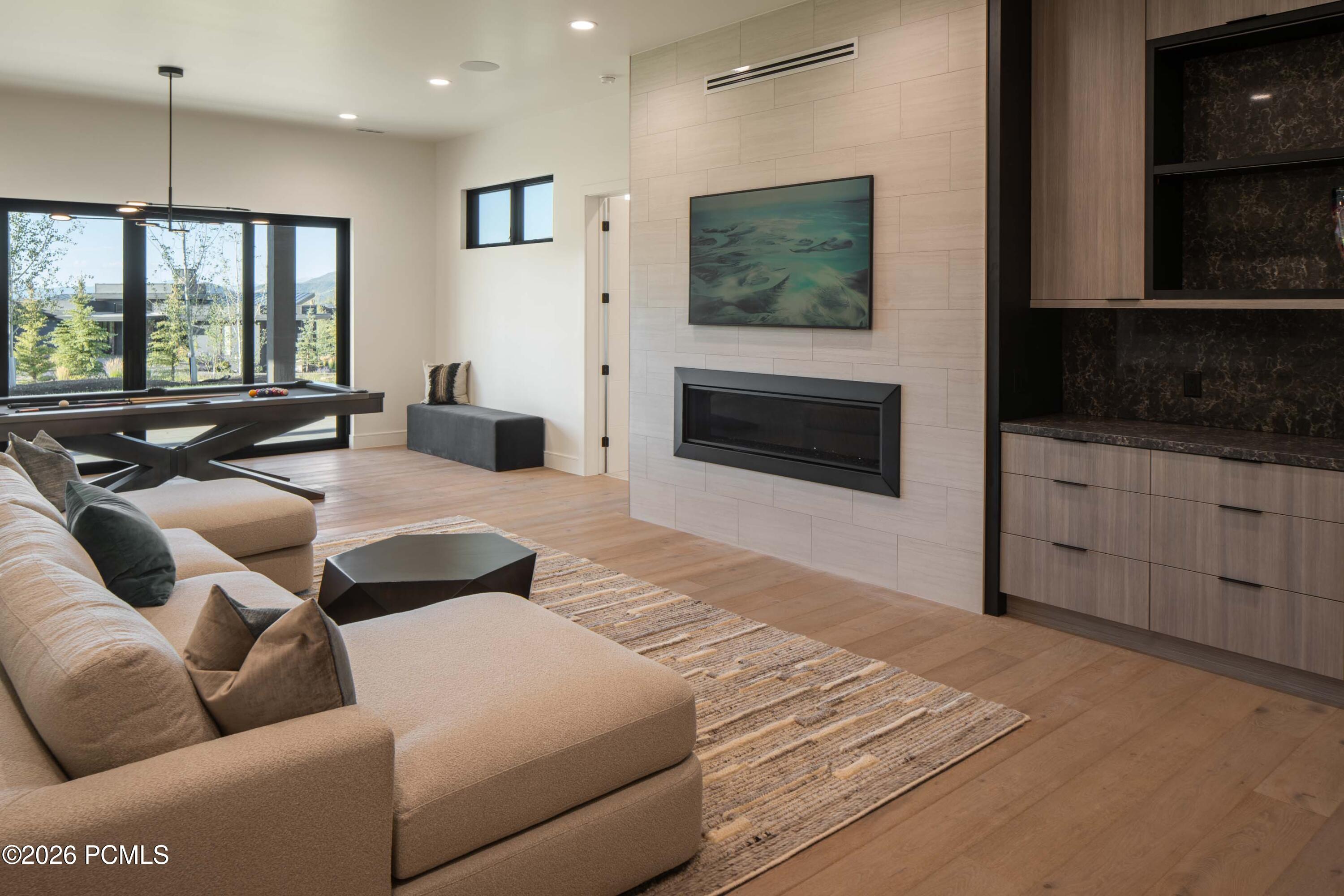 203 W Peace Tree Trail