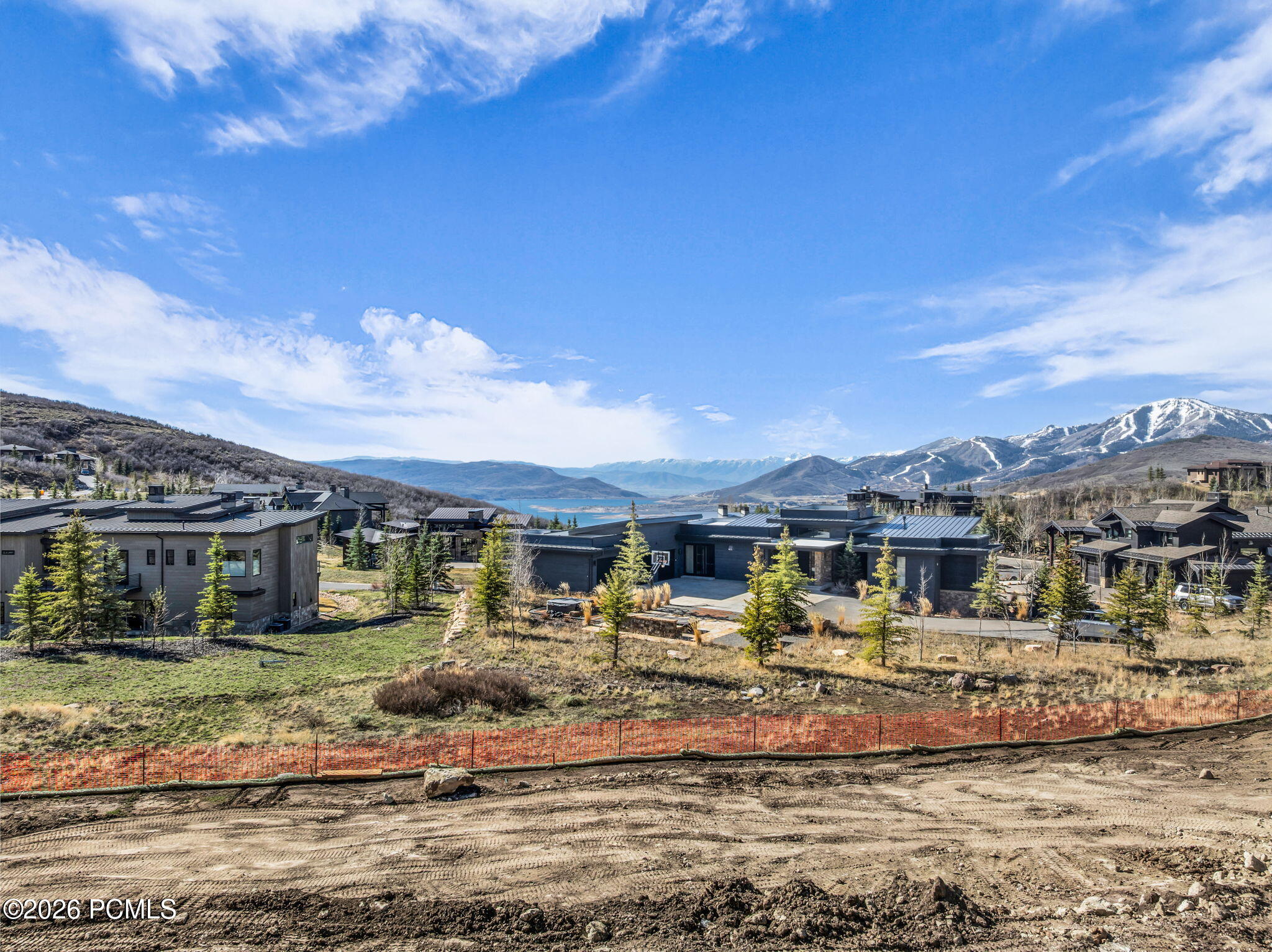 203 W Peace Tree Trail