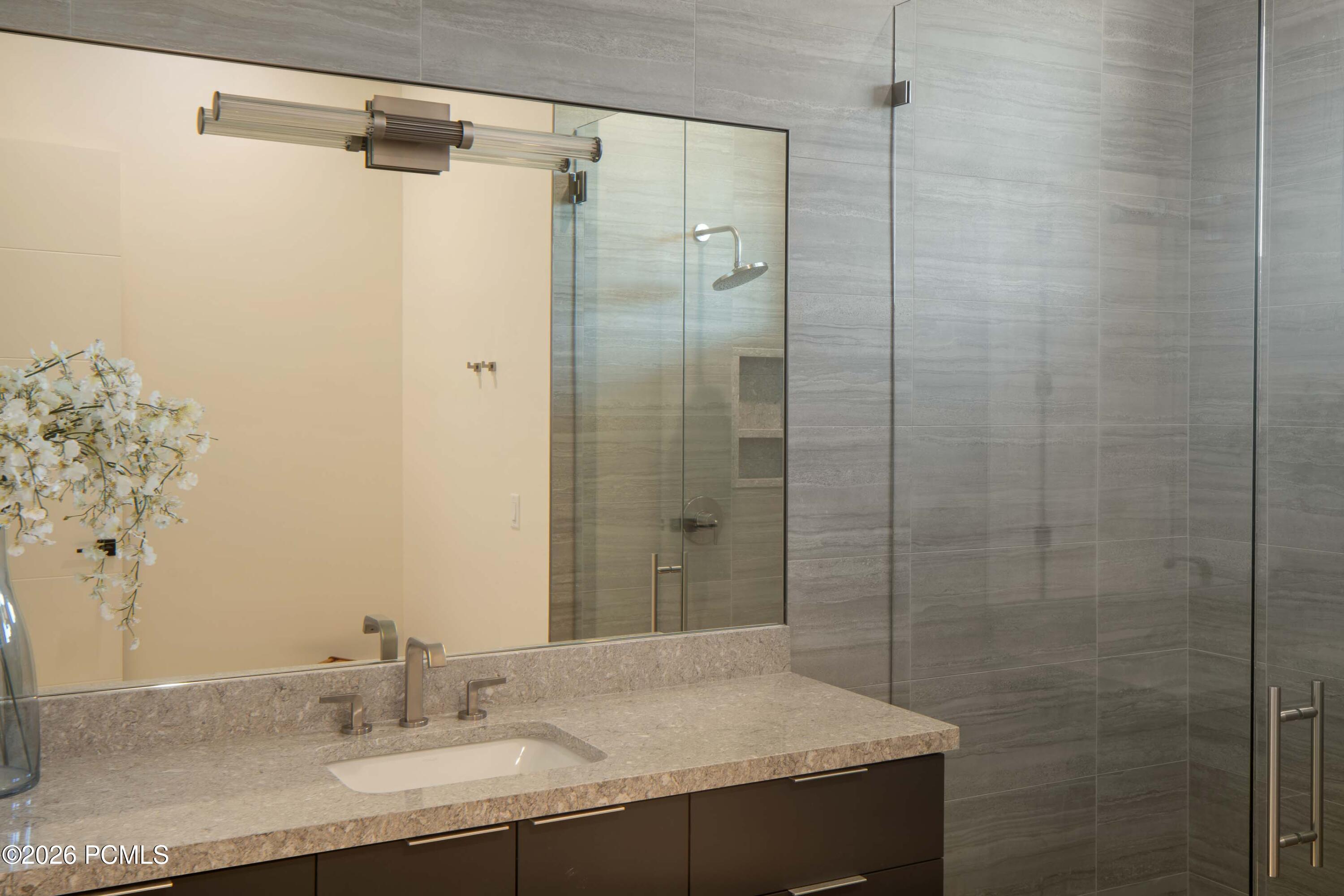 203 W Peace Tree Trail