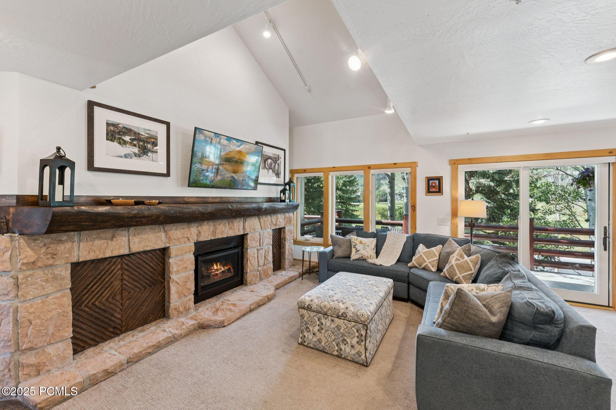 1955 Deer Valley Drive, 302