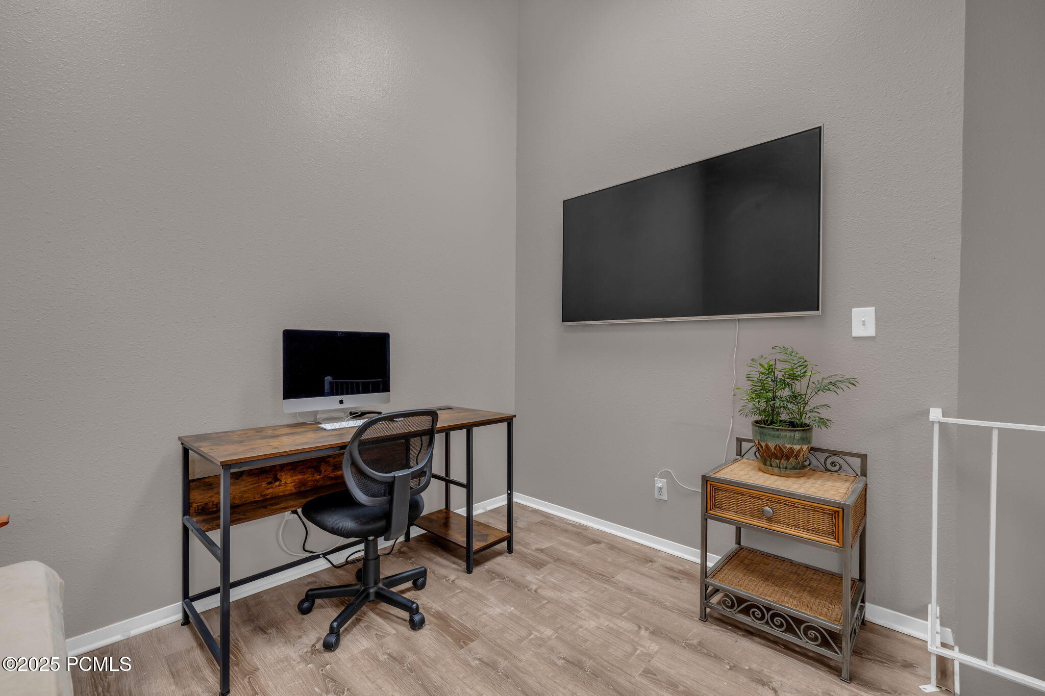 6821 N 2200 West, 11k