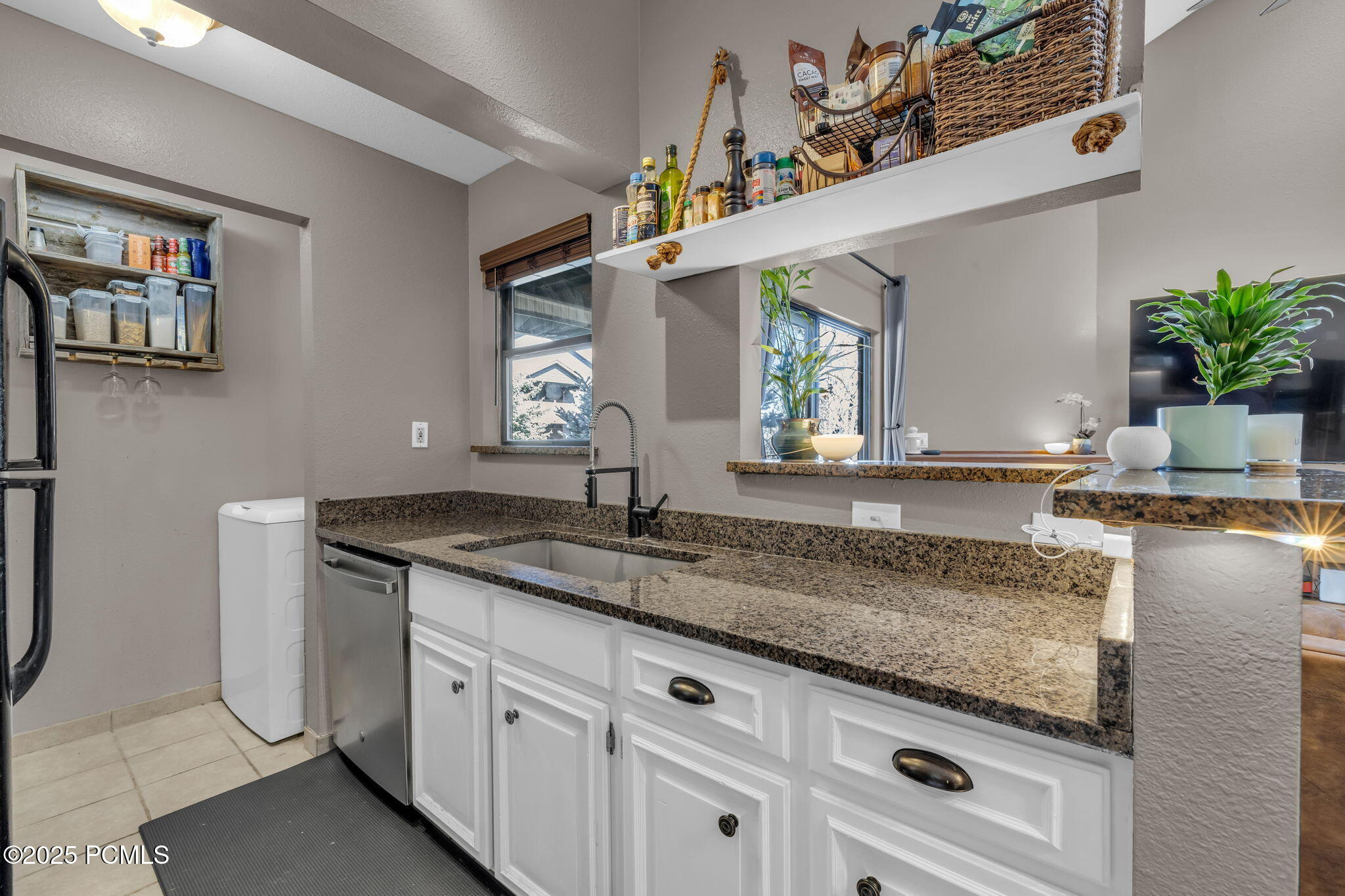 6821 N 2200 West, 11k