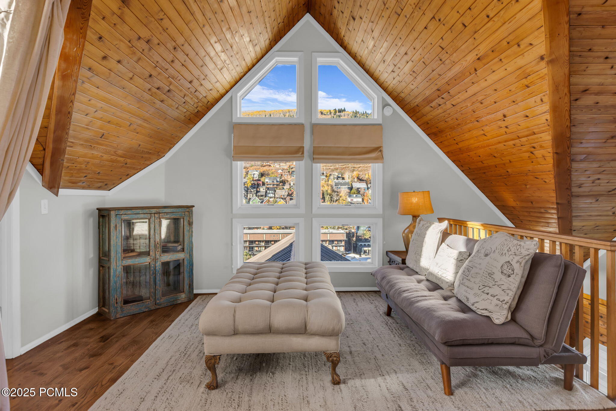 253 Ontario Avenue, 1 & 2