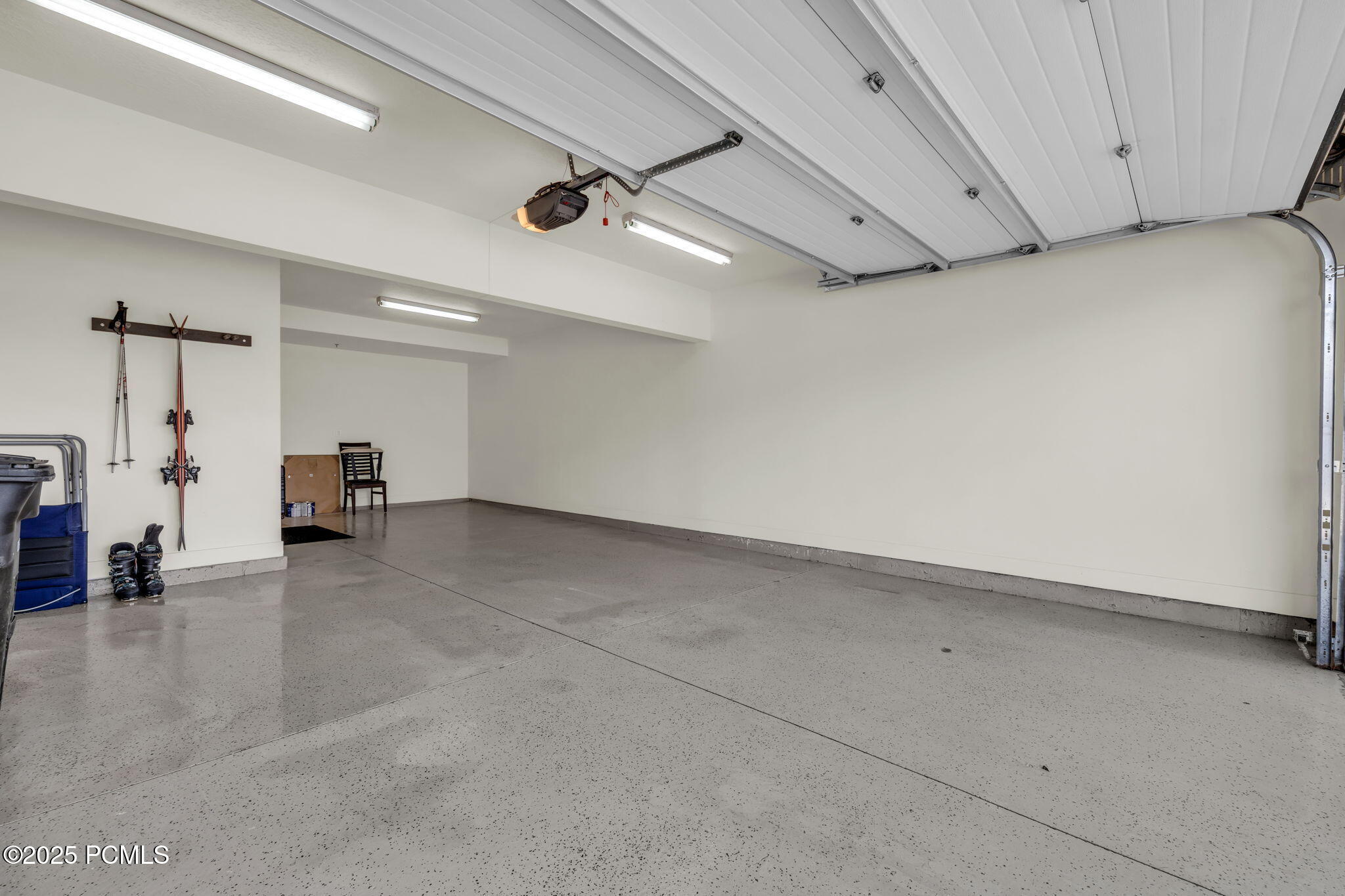 865 W Benjamin Place