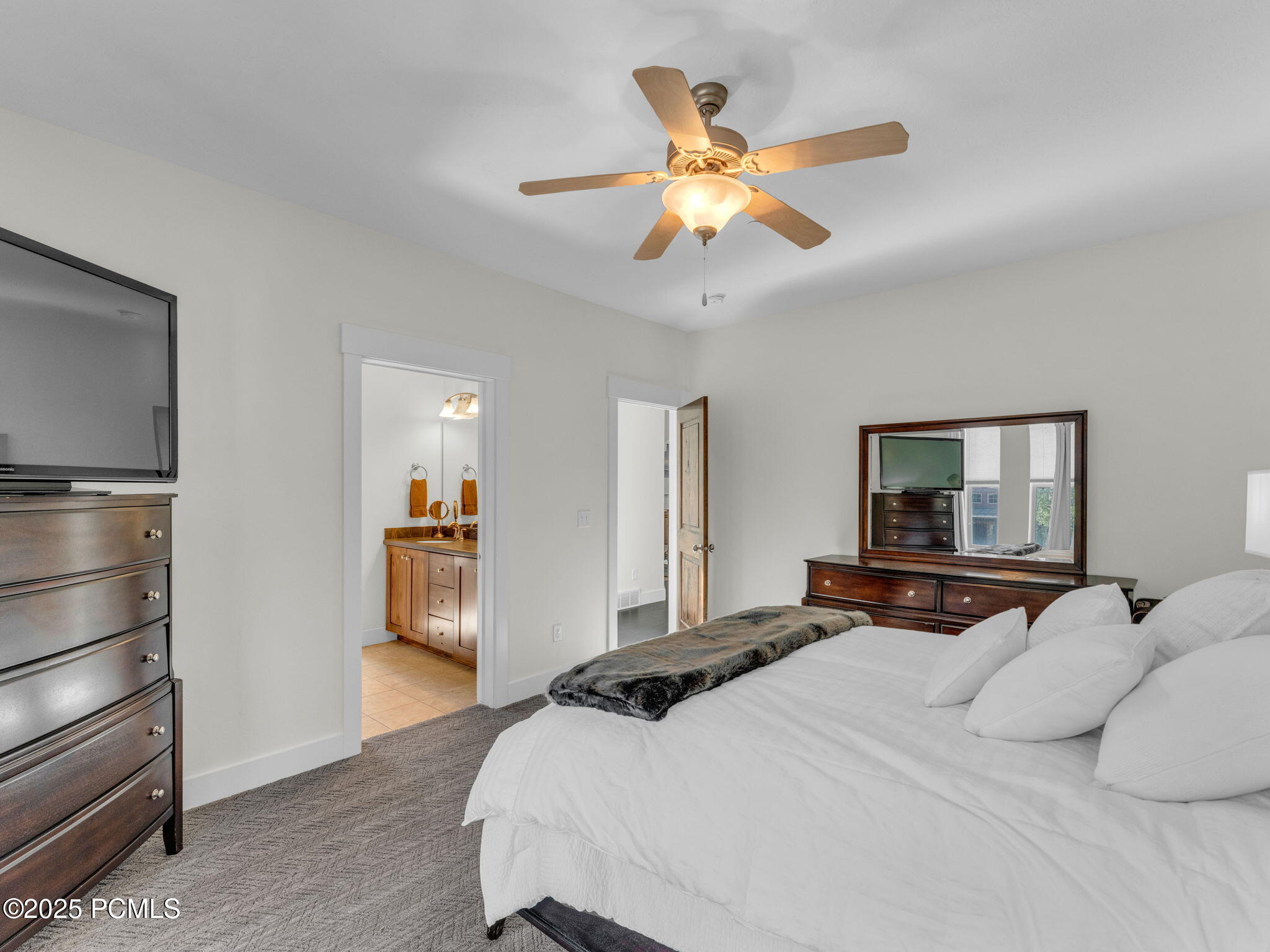 865 W Benjamin Place