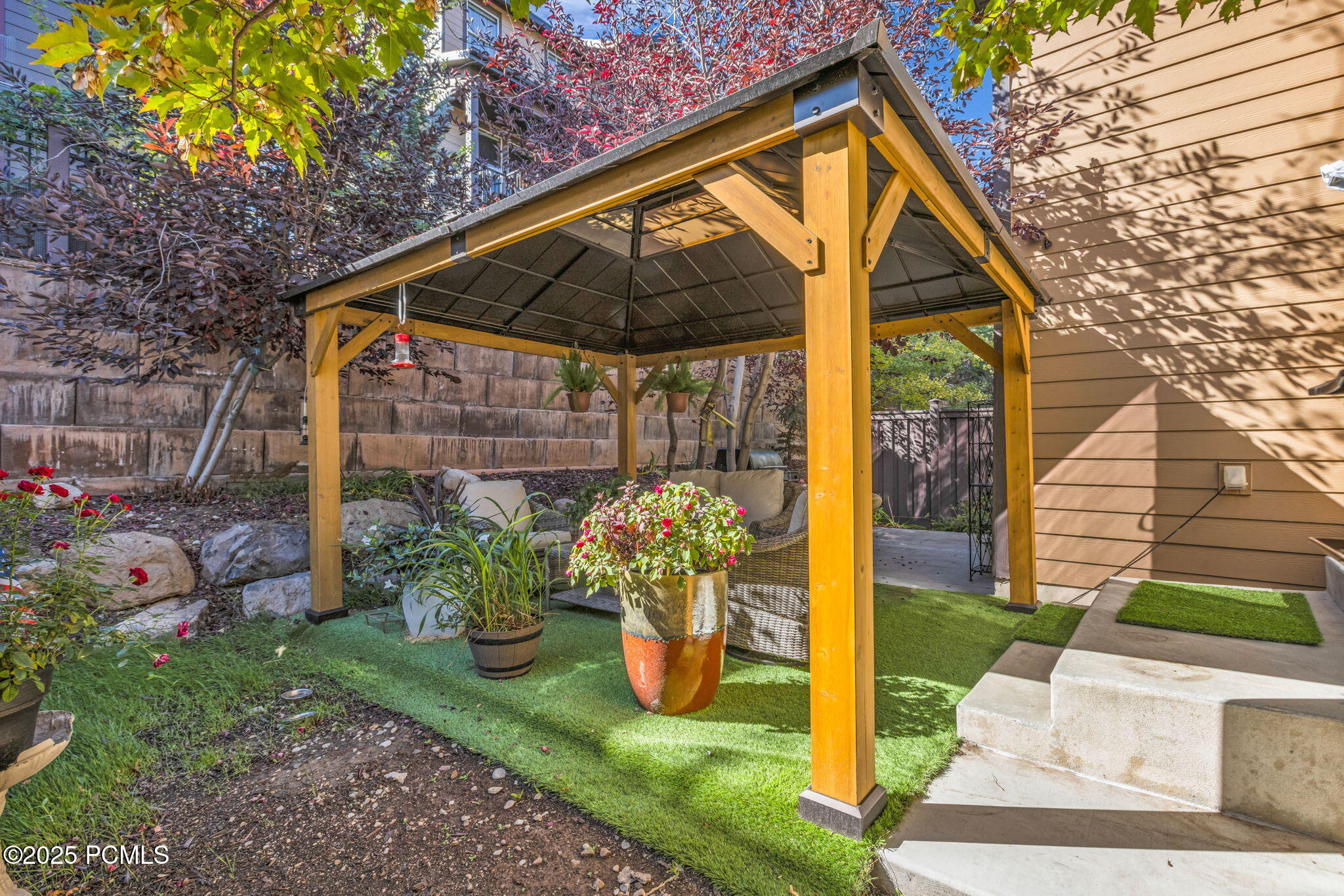 865 W Benjamin Place