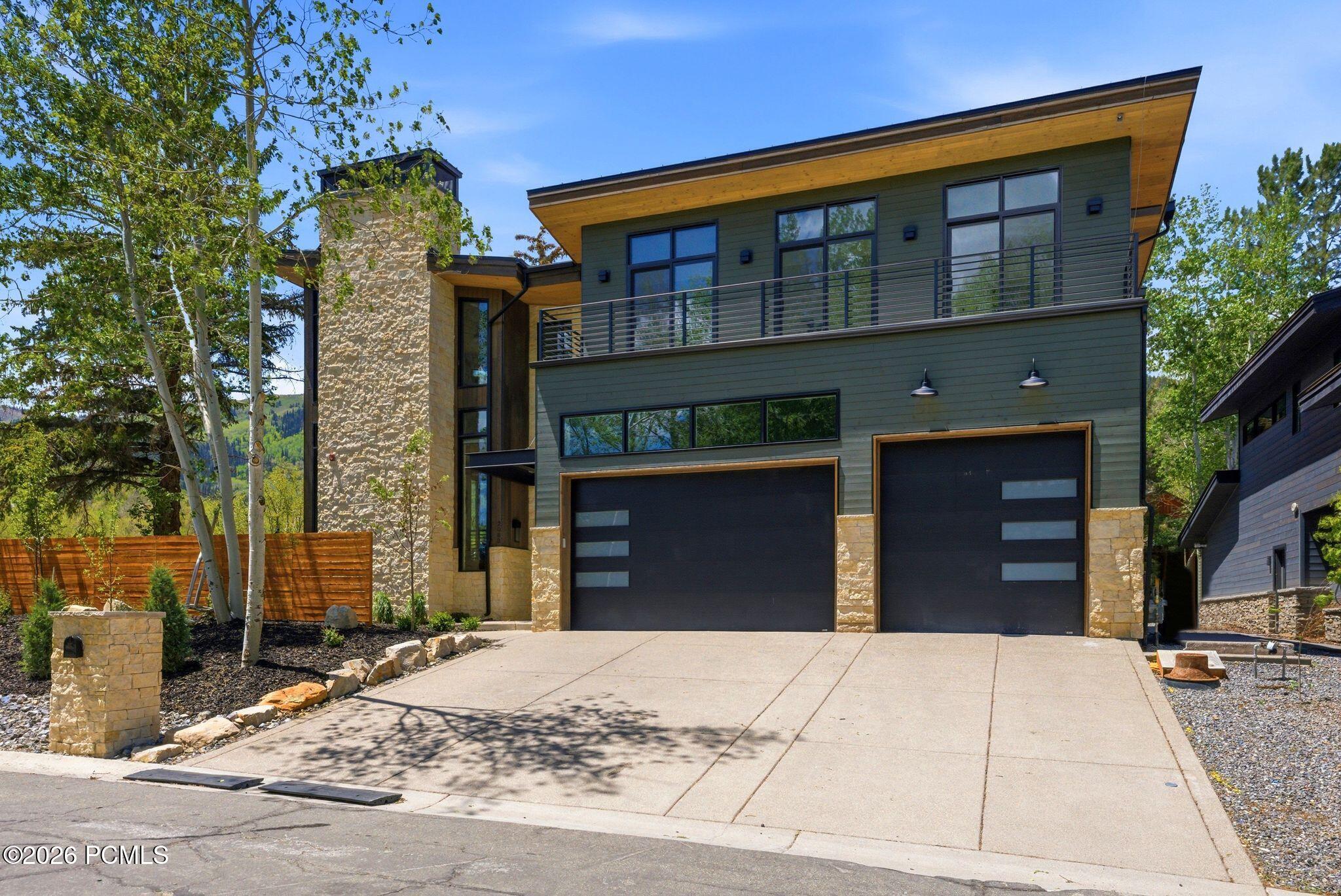 2083 Three Kings Court