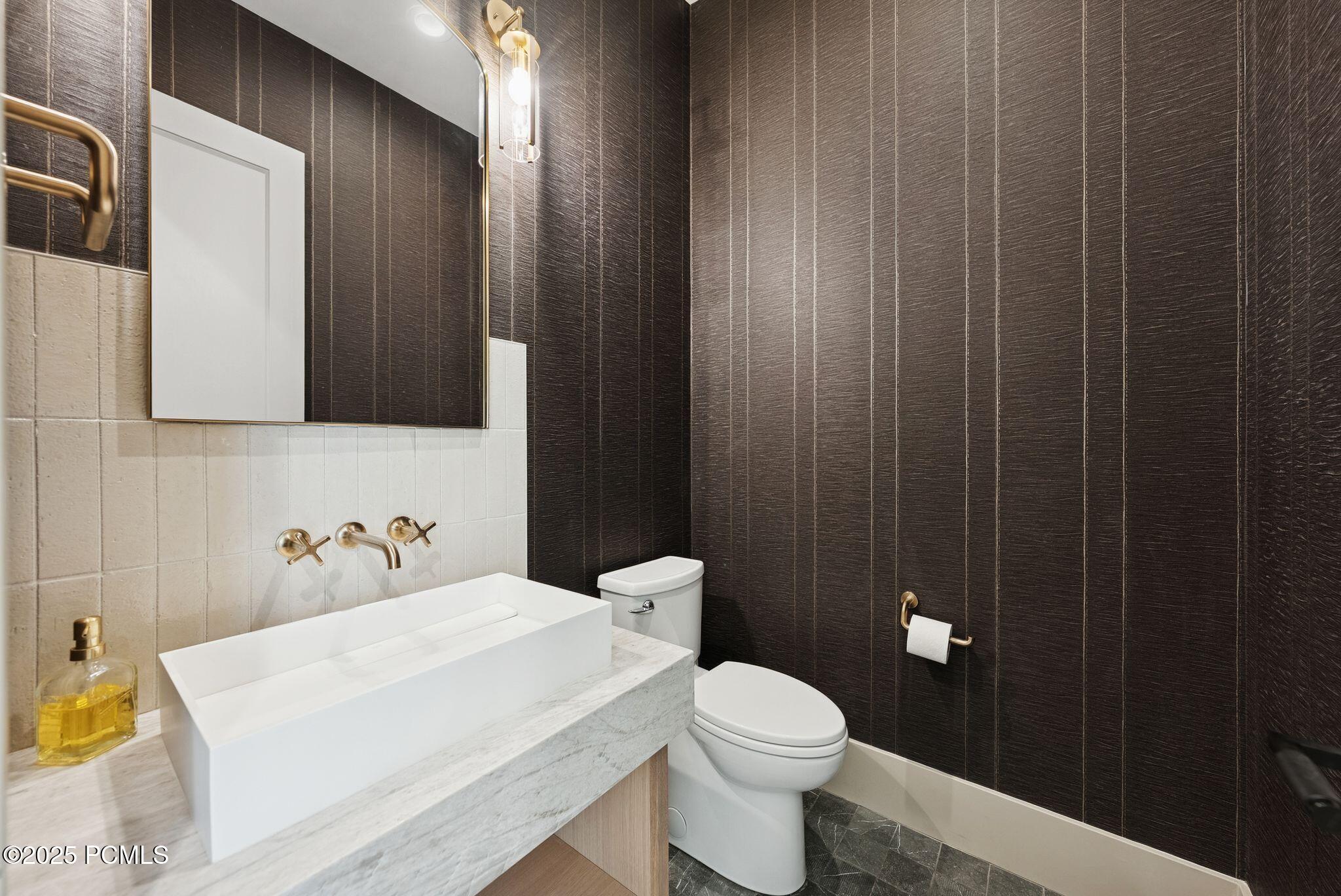 2083 Three Kings Court