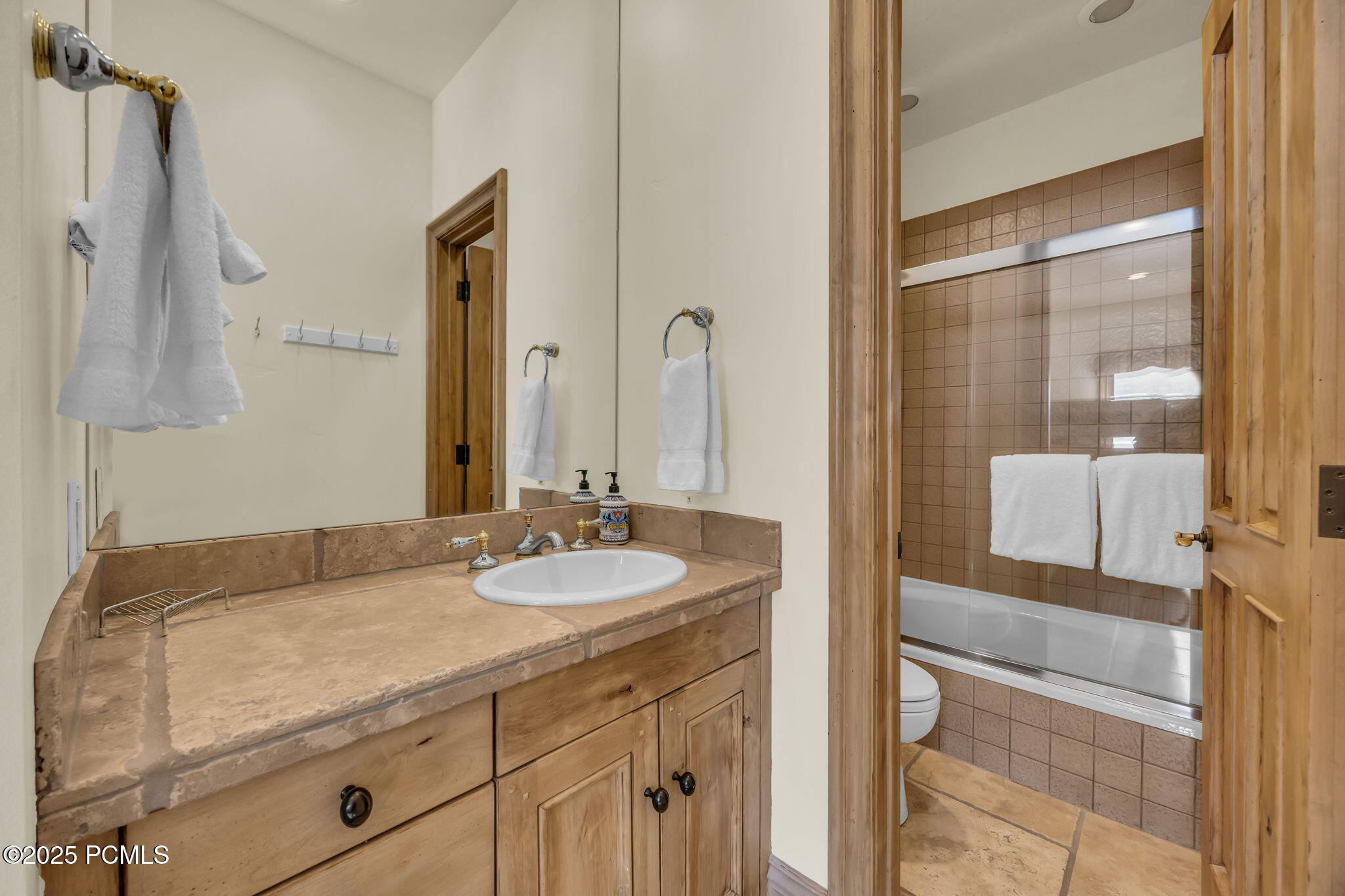 1401 Lowell Avenue 39