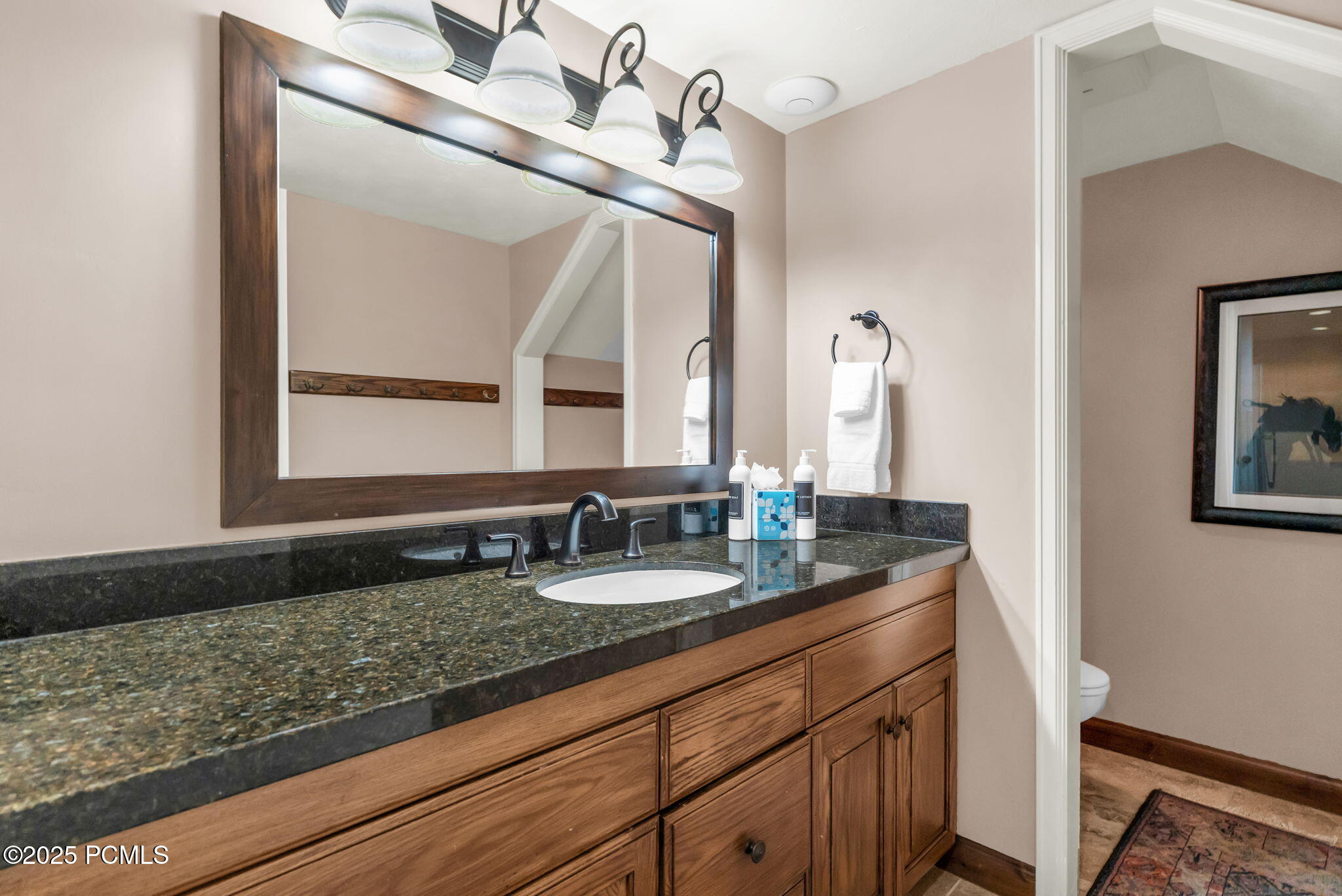 1415 Lowell Avenue B305 (350)